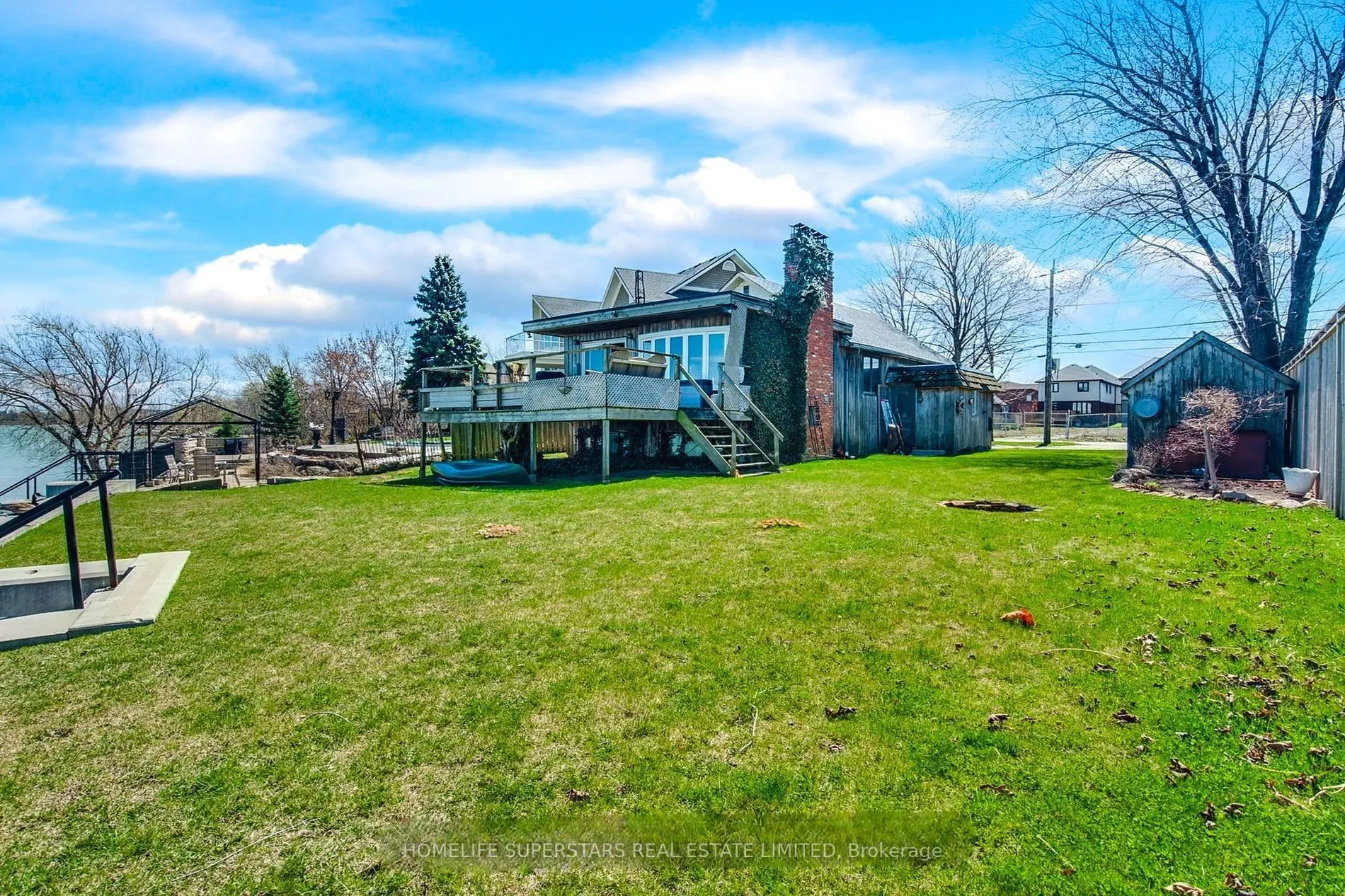 56 SEABREEZE Crescent