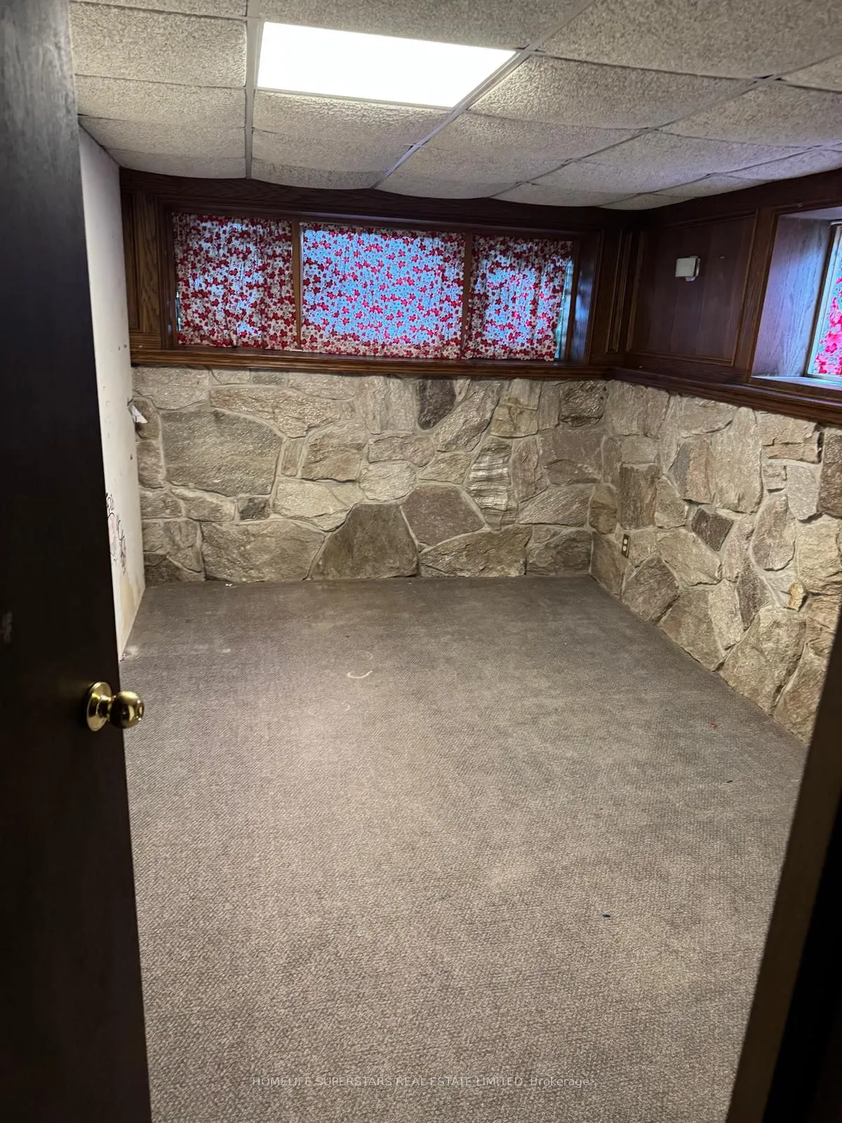 56 SEABREEZE Crescent