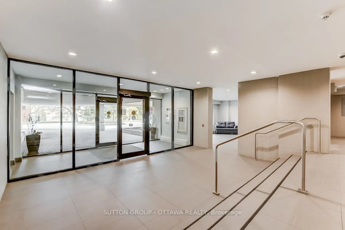 665 Bathgate Drive, #405