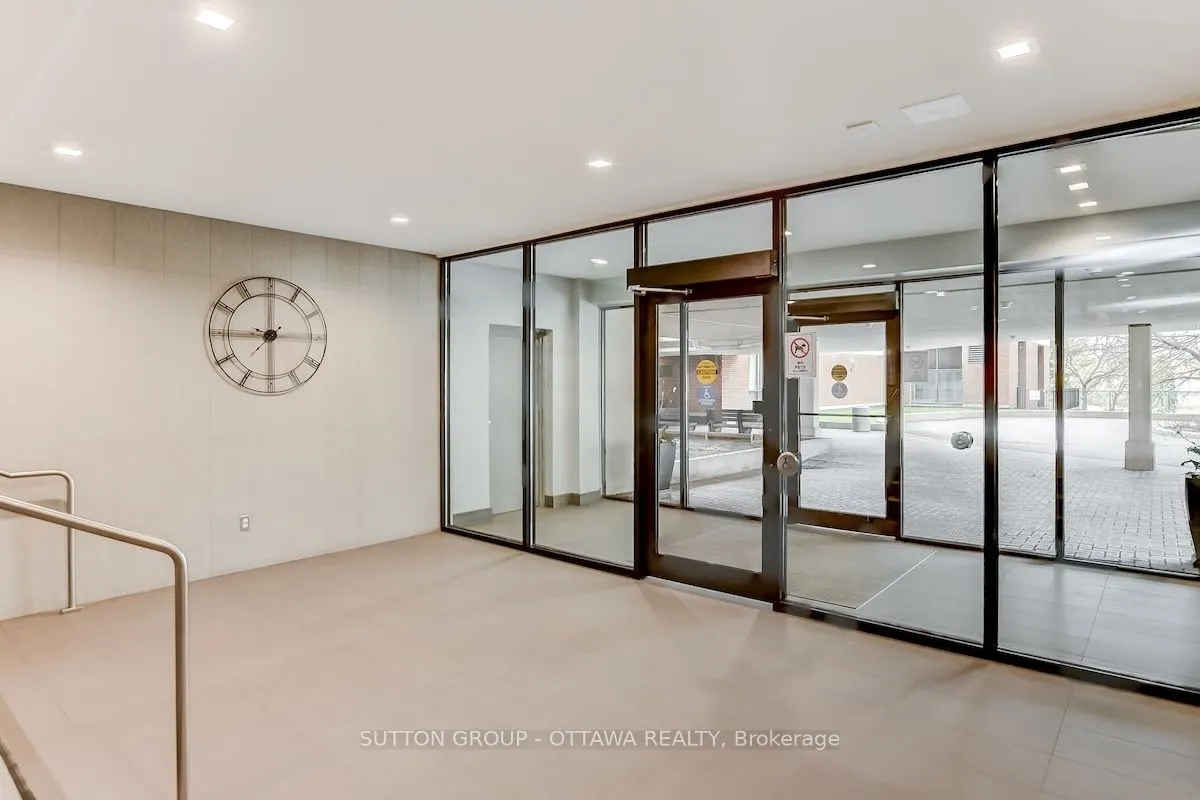 665 Bathgate Drive, #405