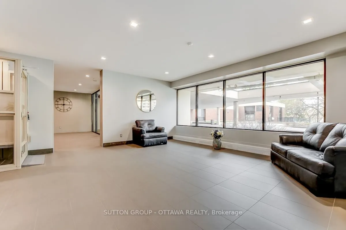 665 Bathgate Drive, #405