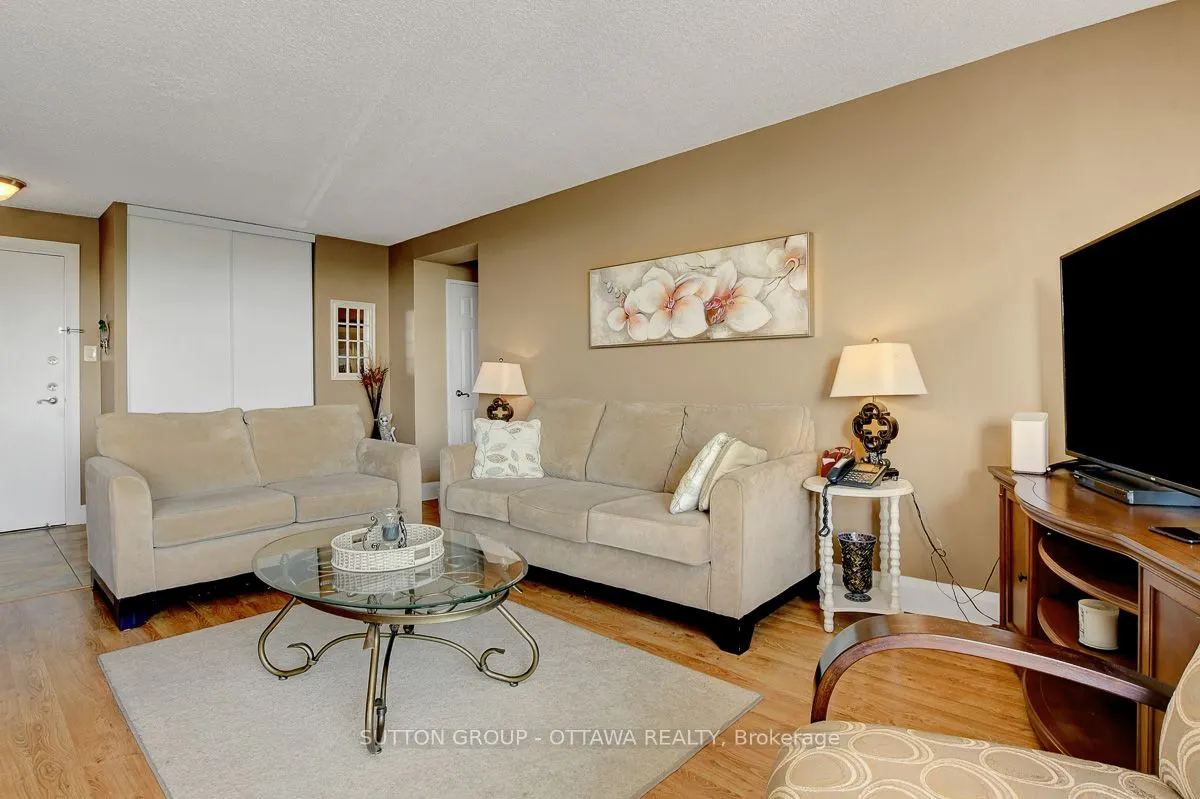 665 Bathgate Drive, #405