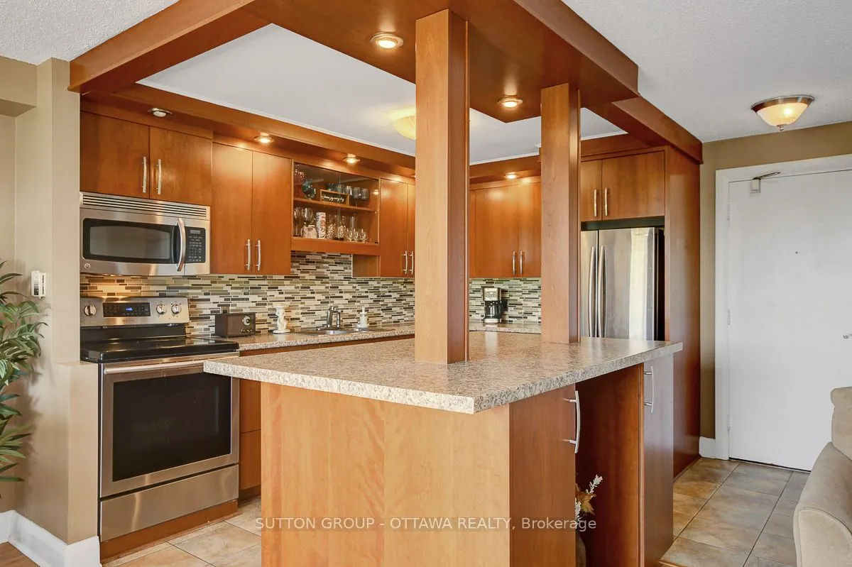 665 Bathgate Drive, #405