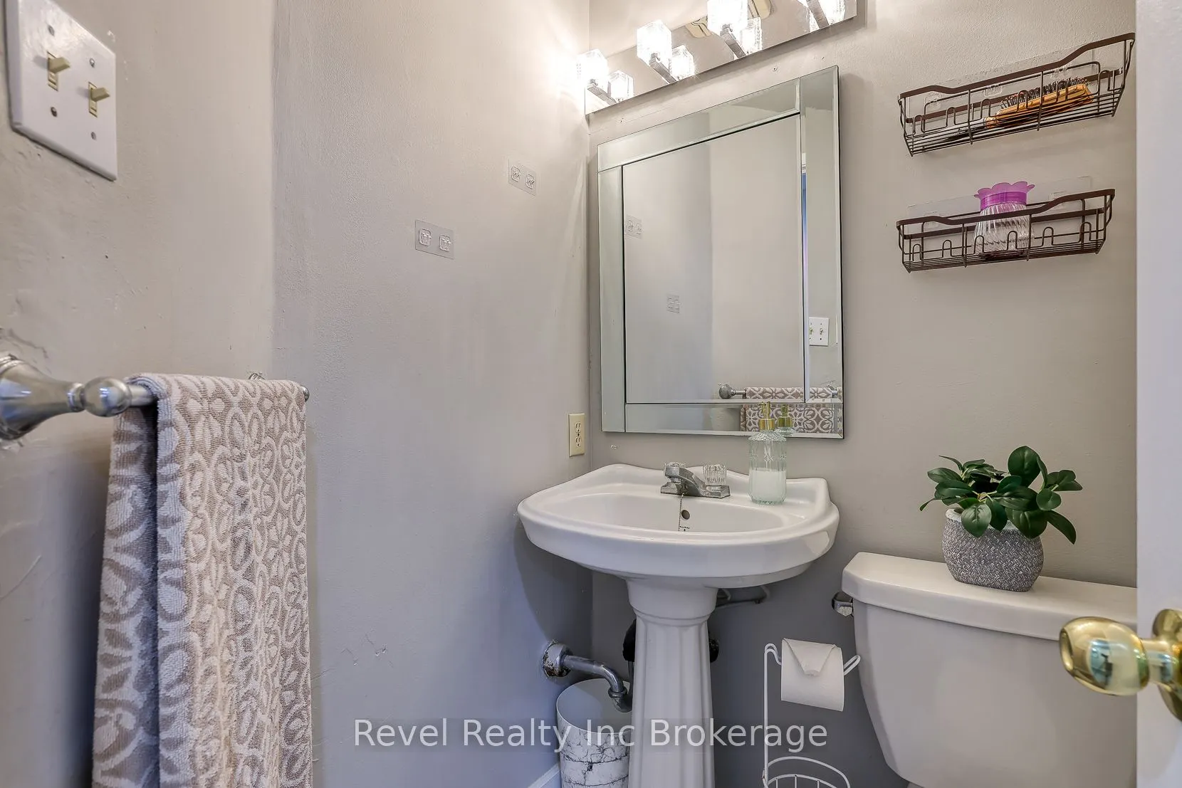 380 Quarter Town Line Road, #20