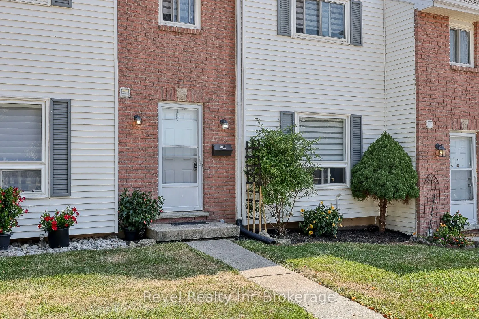 380 Quarter Town Line Road, #20