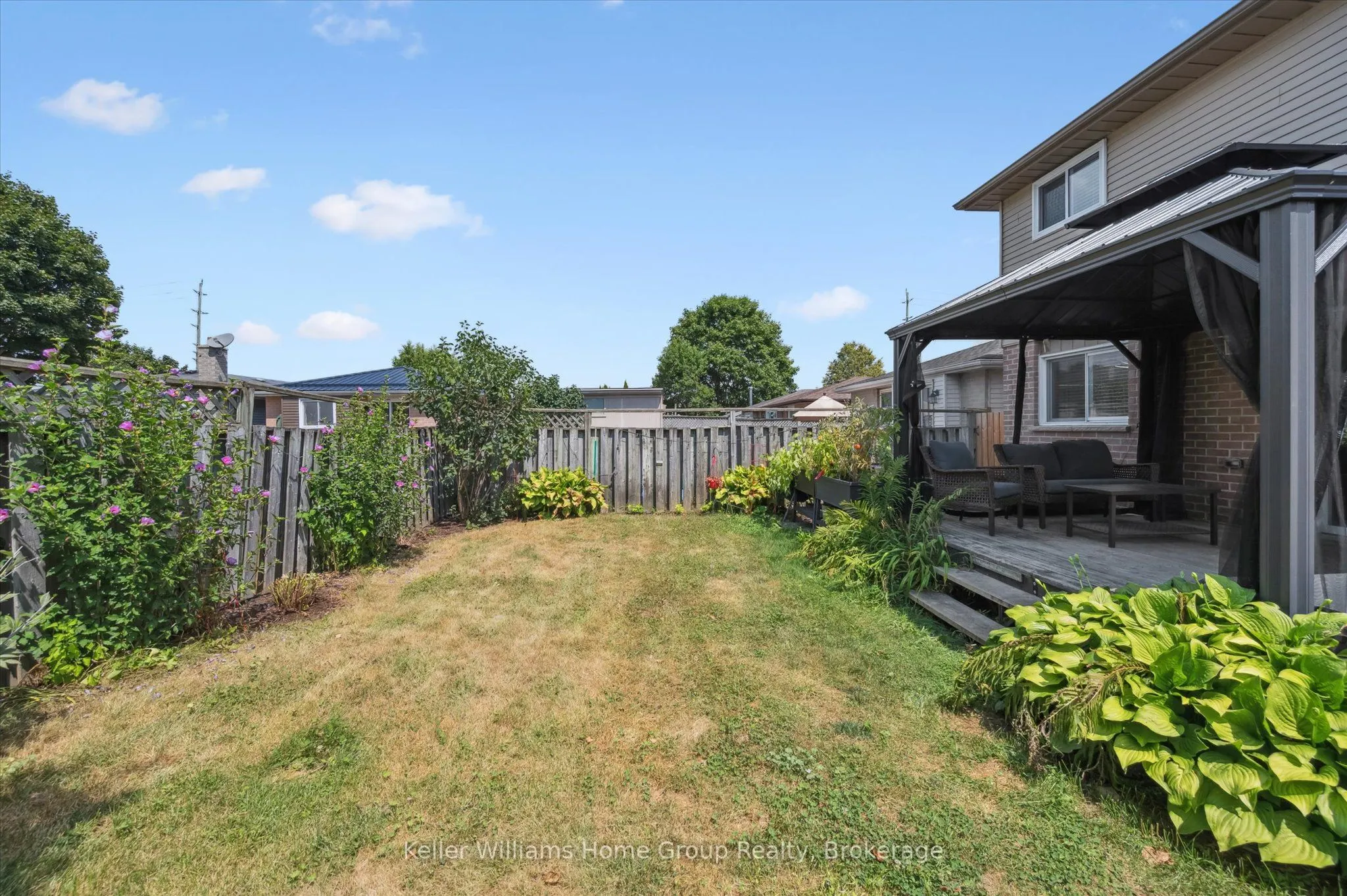 385 Strathallan Street