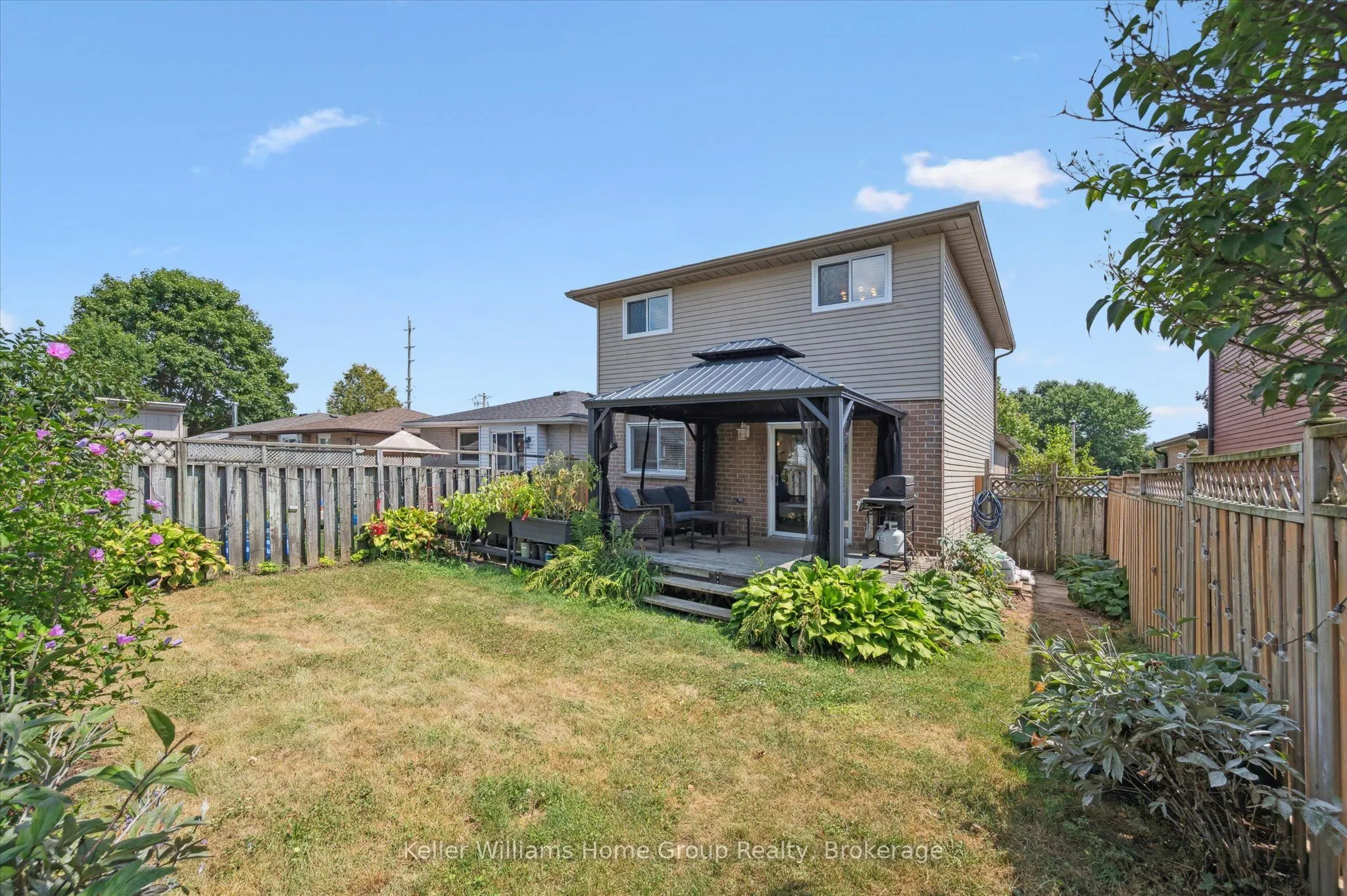 385 Strathallan Street