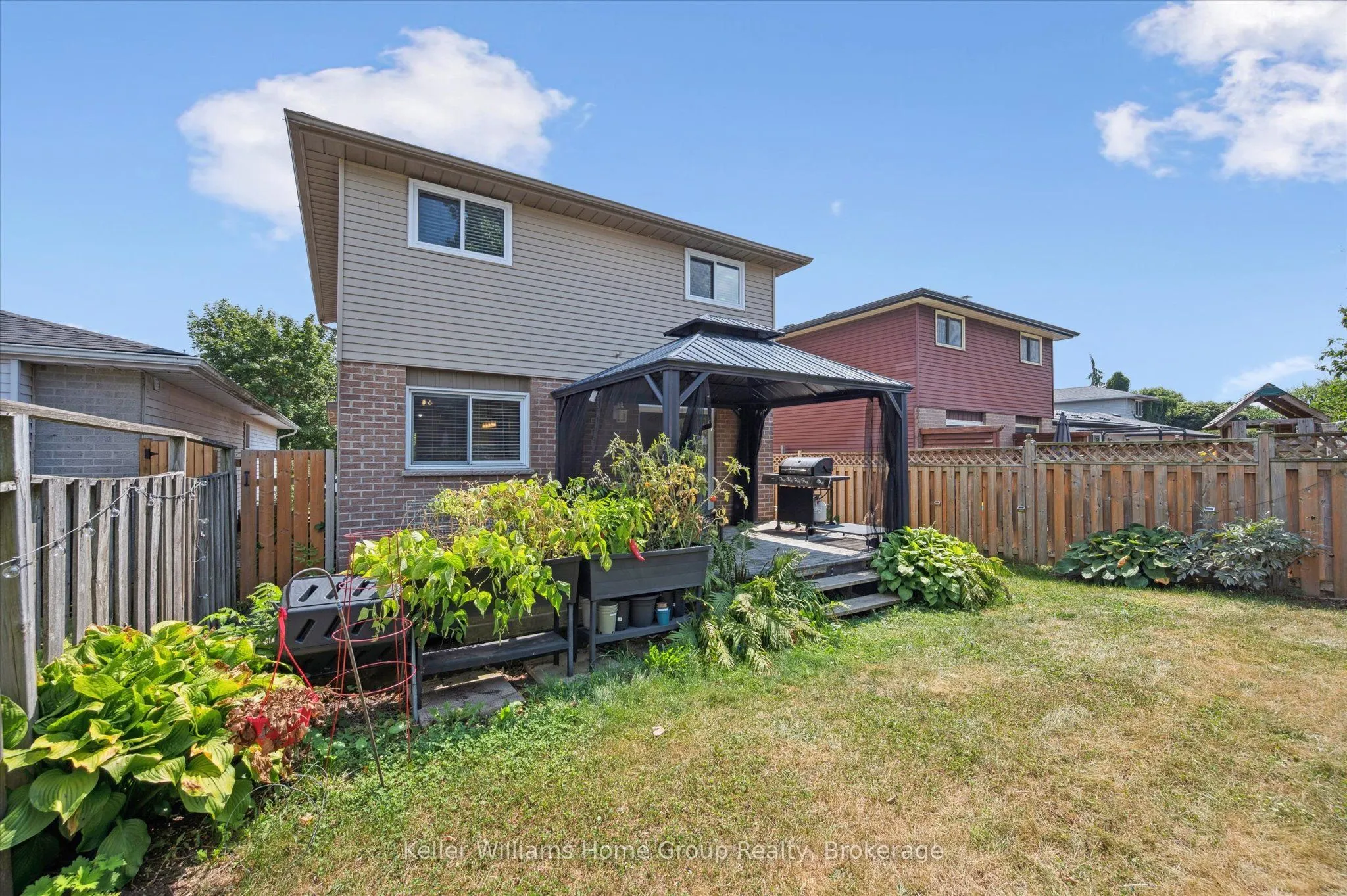 385 Strathallan Street