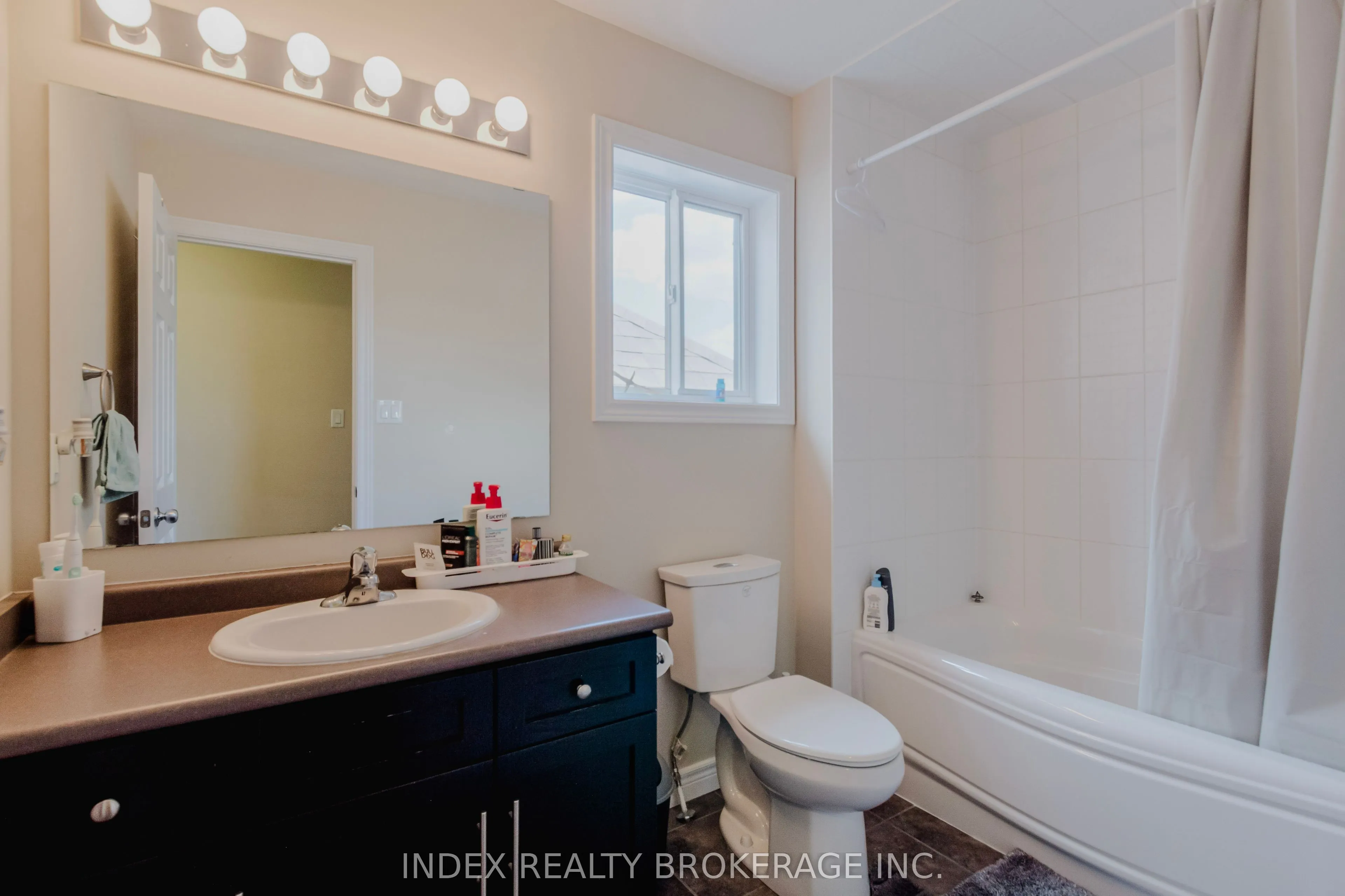207 Eden Oak Trail