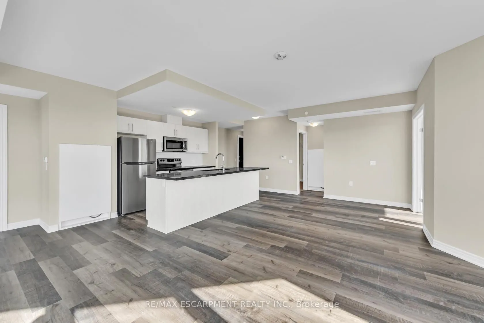 2750 King Street E, #706