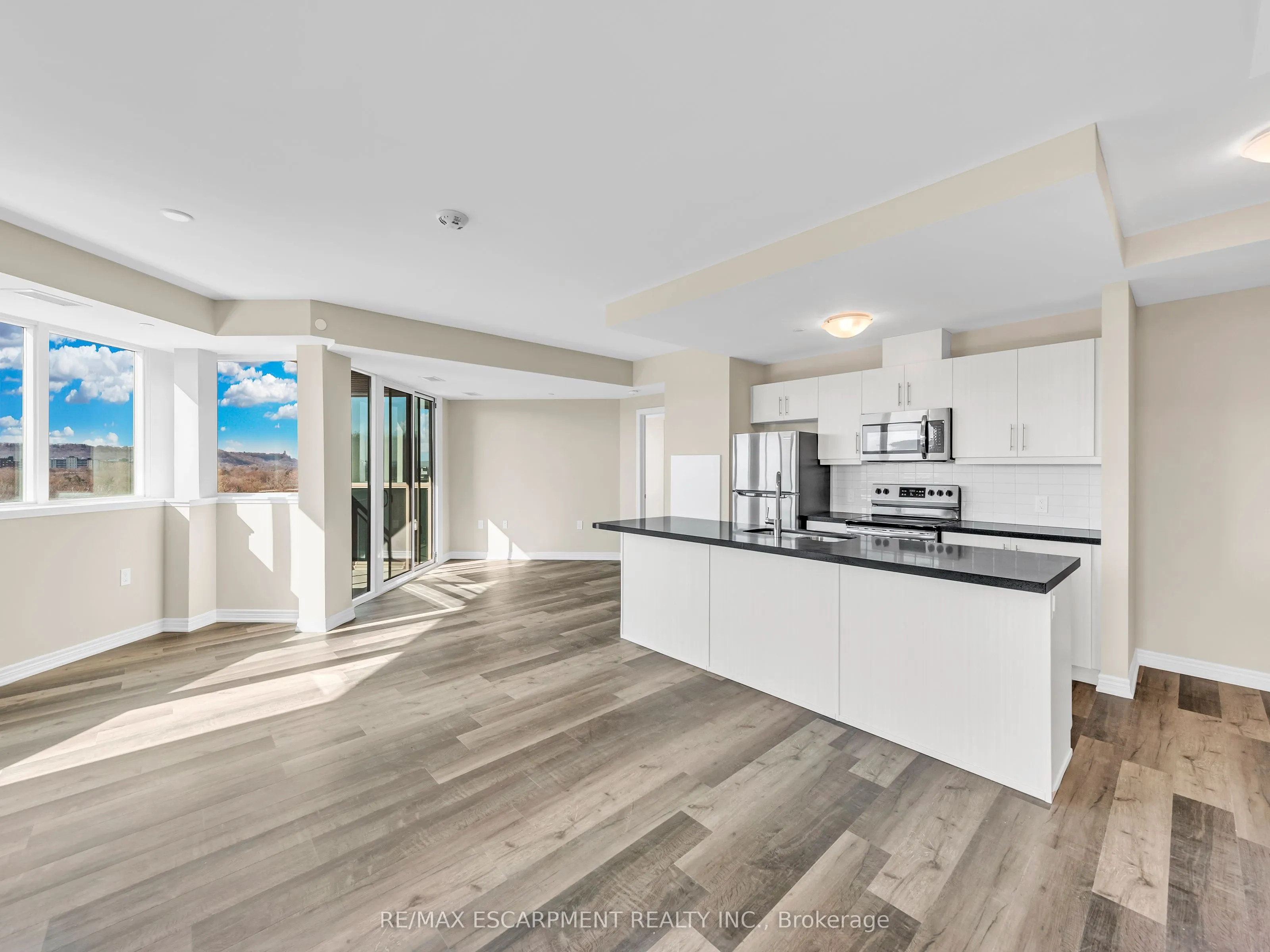 2750 King Street E, #706