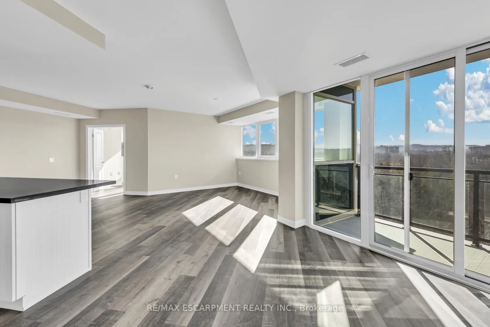2750 King Street E, #706