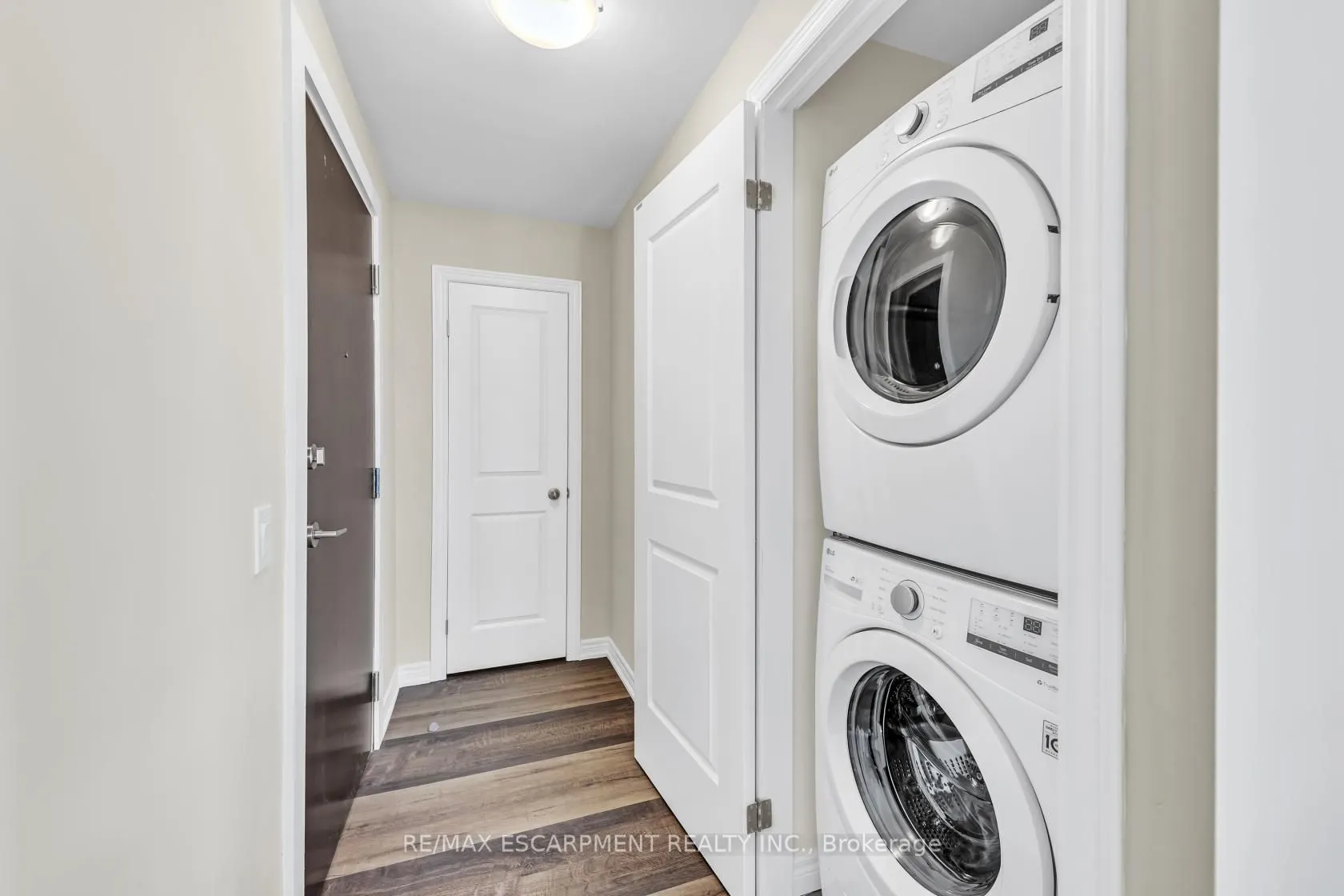 2750 King Street E, #706