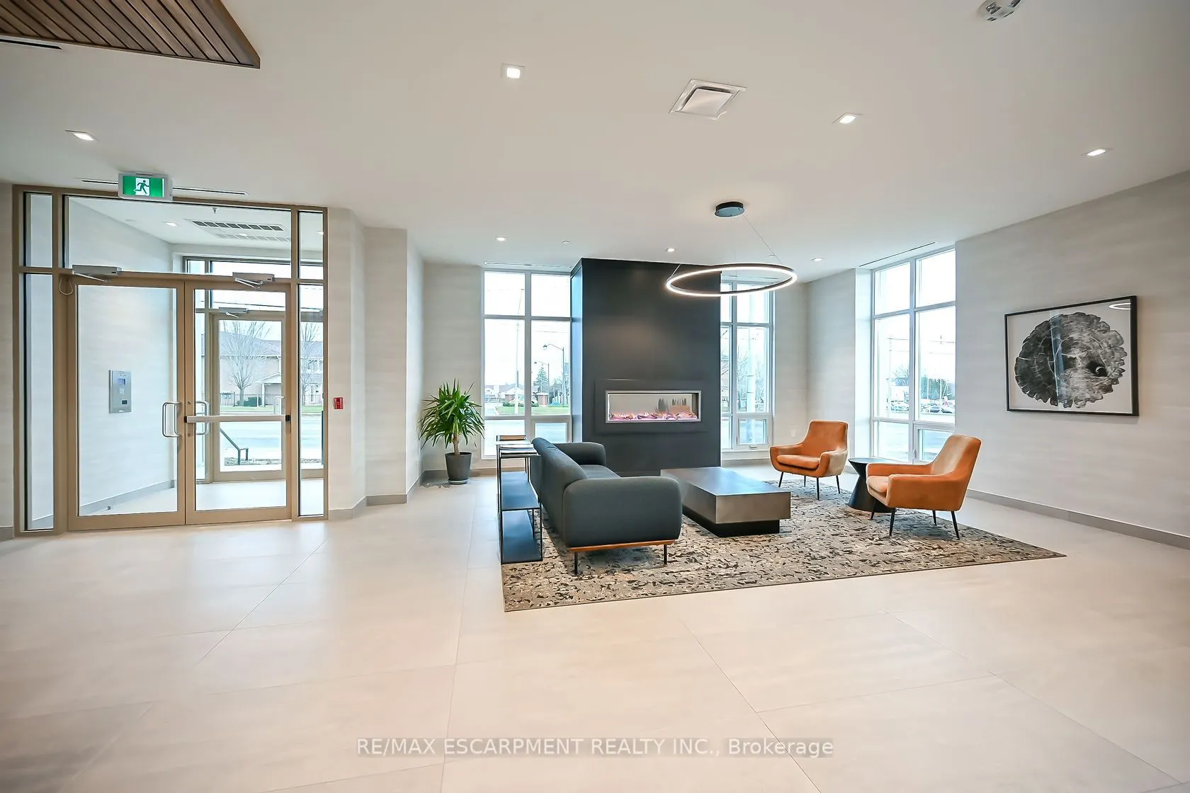 2750 King Street E, #706