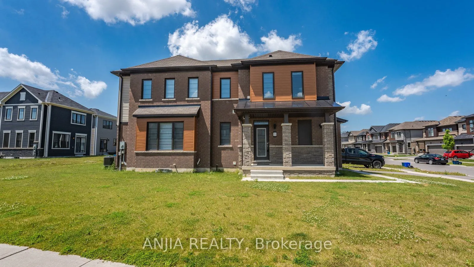 1 Gunn Avenue