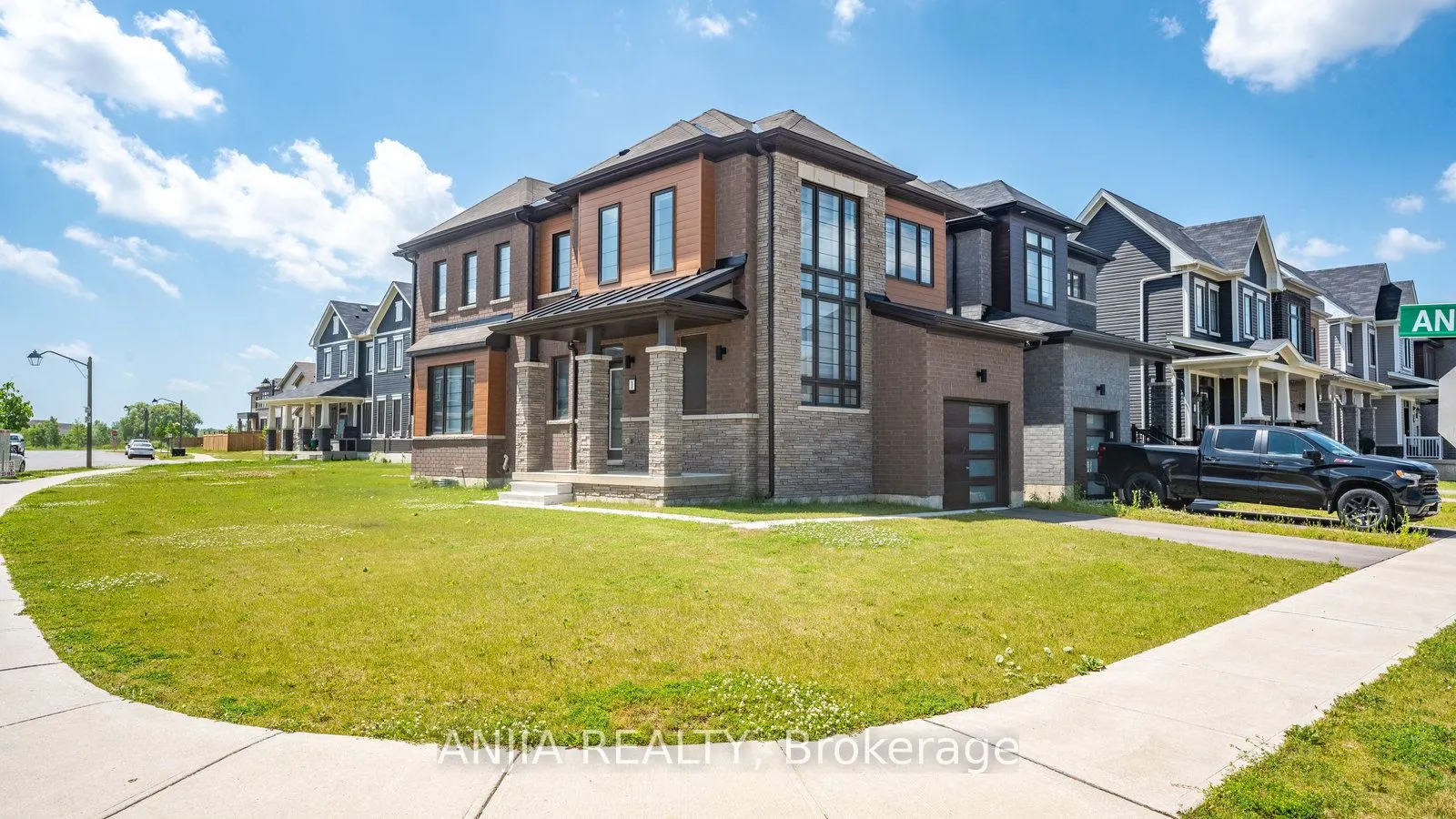 1 Gunn Avenue