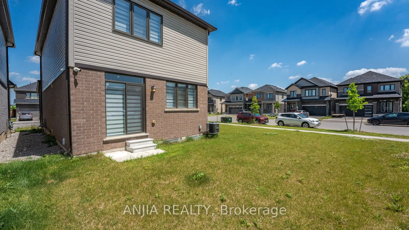 1 Gunn Avenue