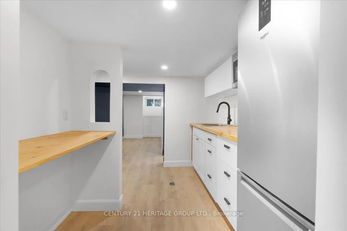 40 Emerald Street N
