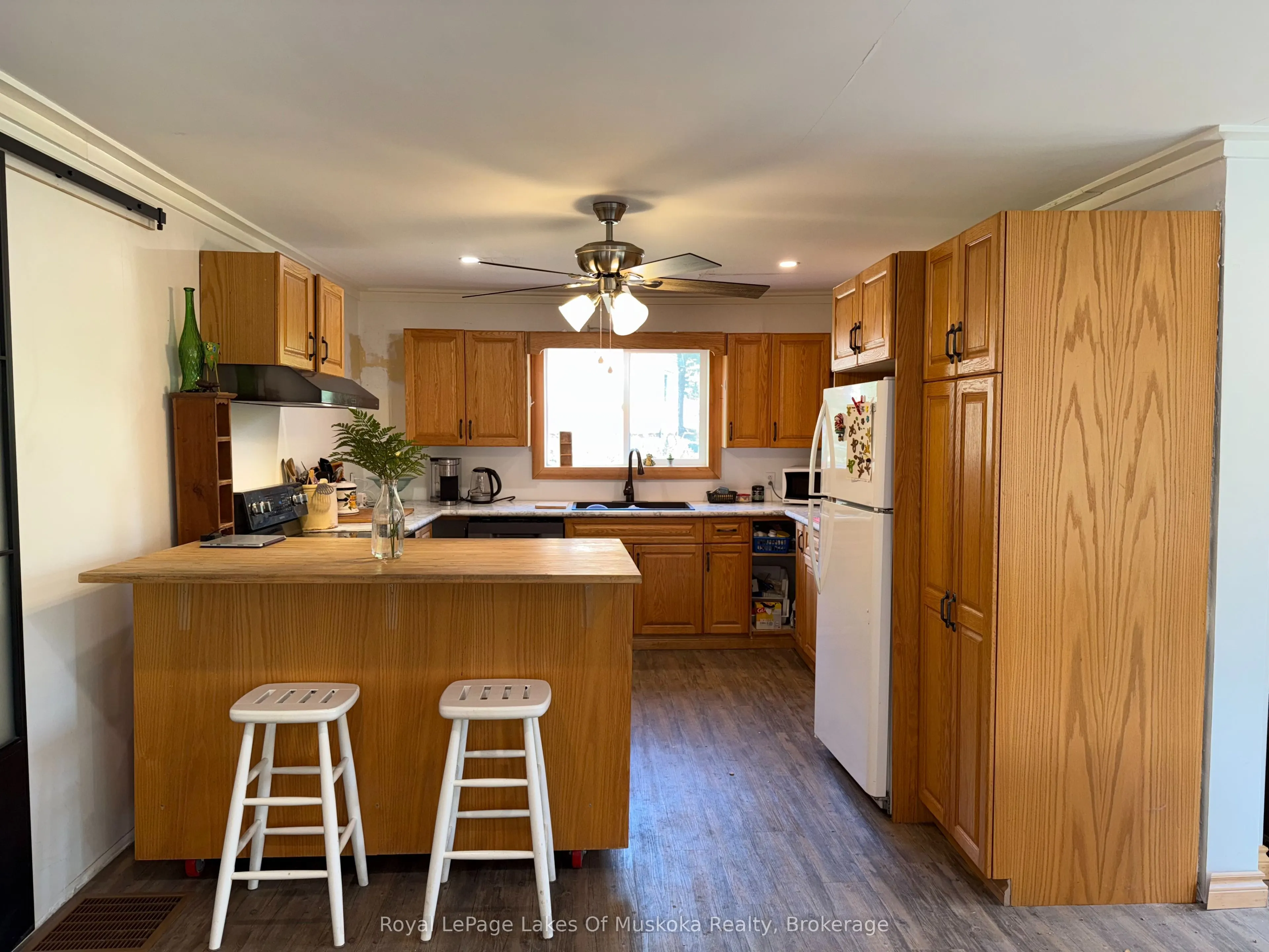 48 Kitchen Road S