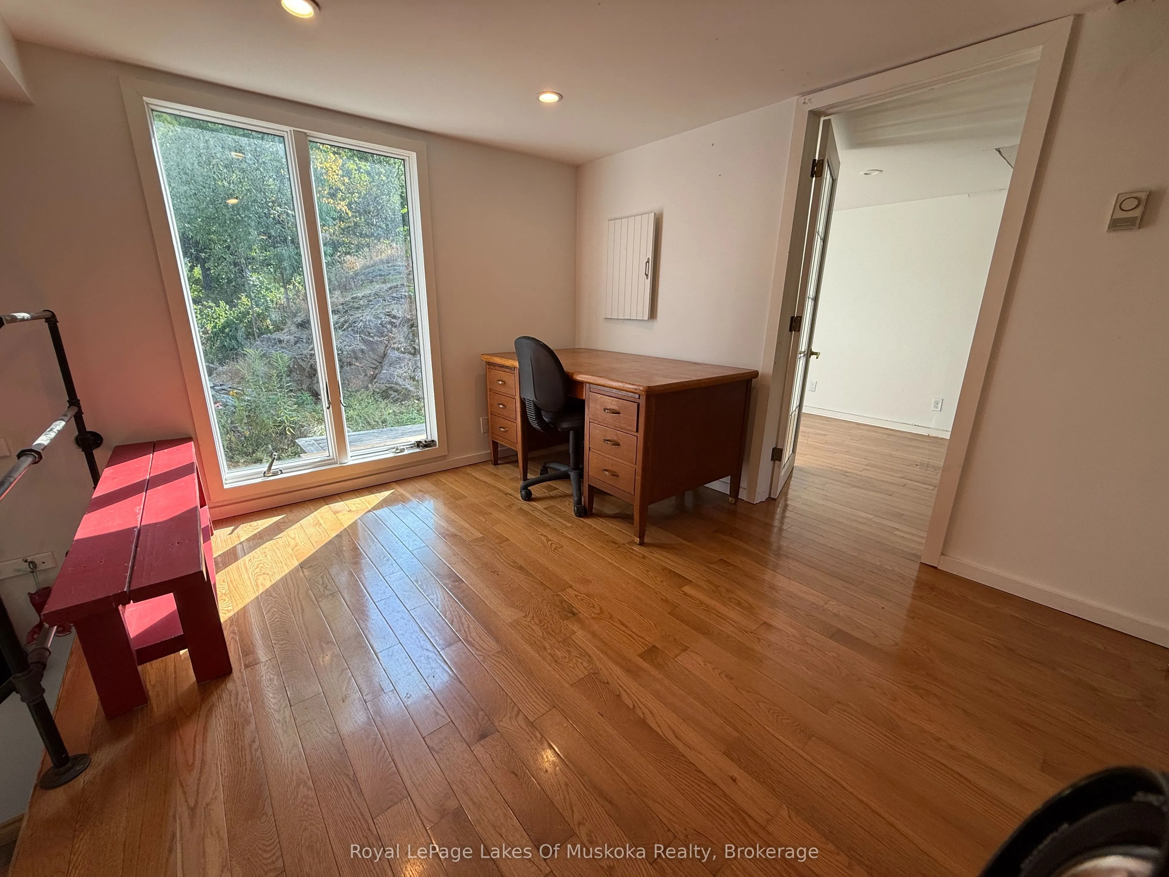 48 Kitchen Road S
