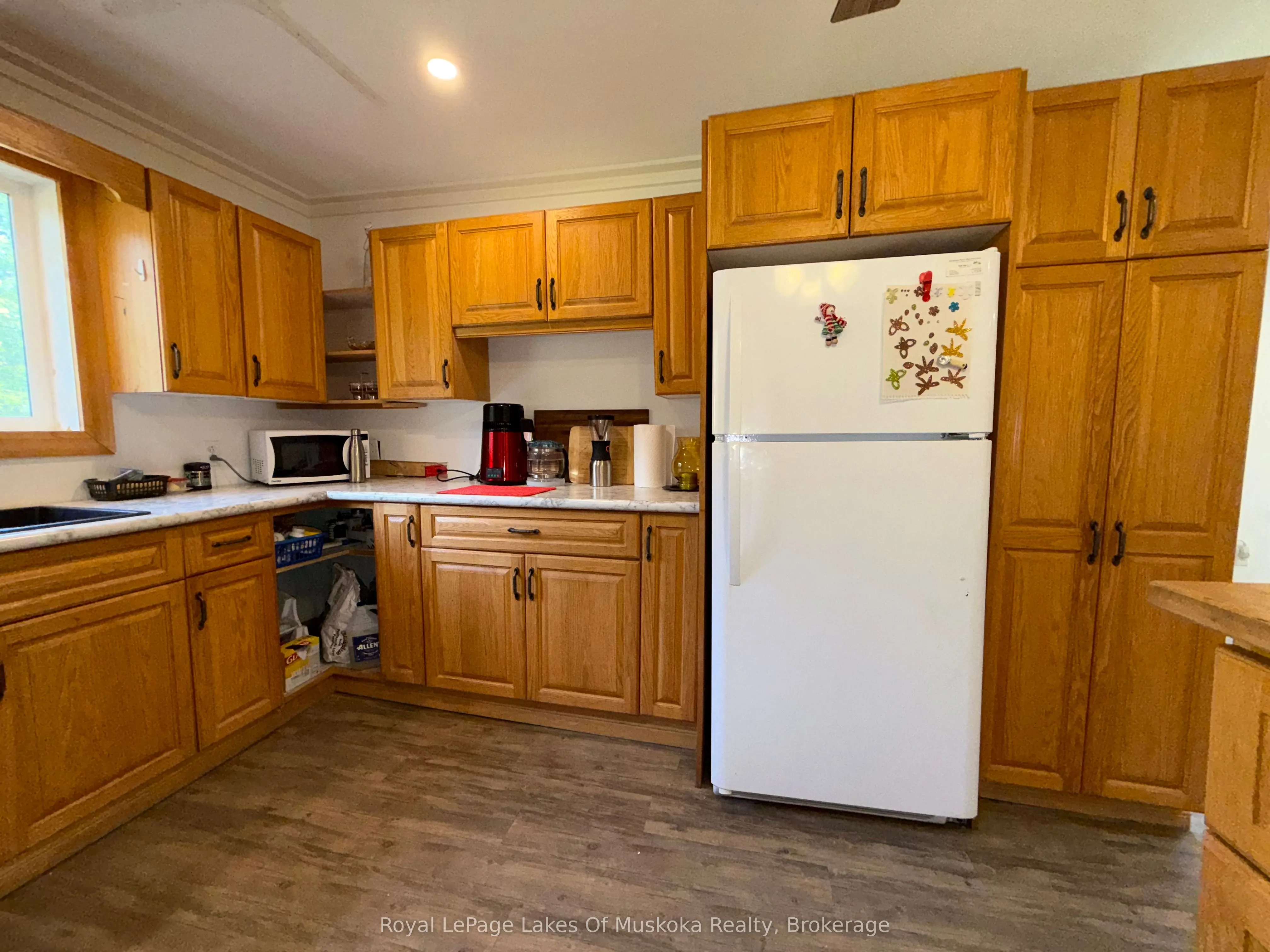 48 Kitchen Road S