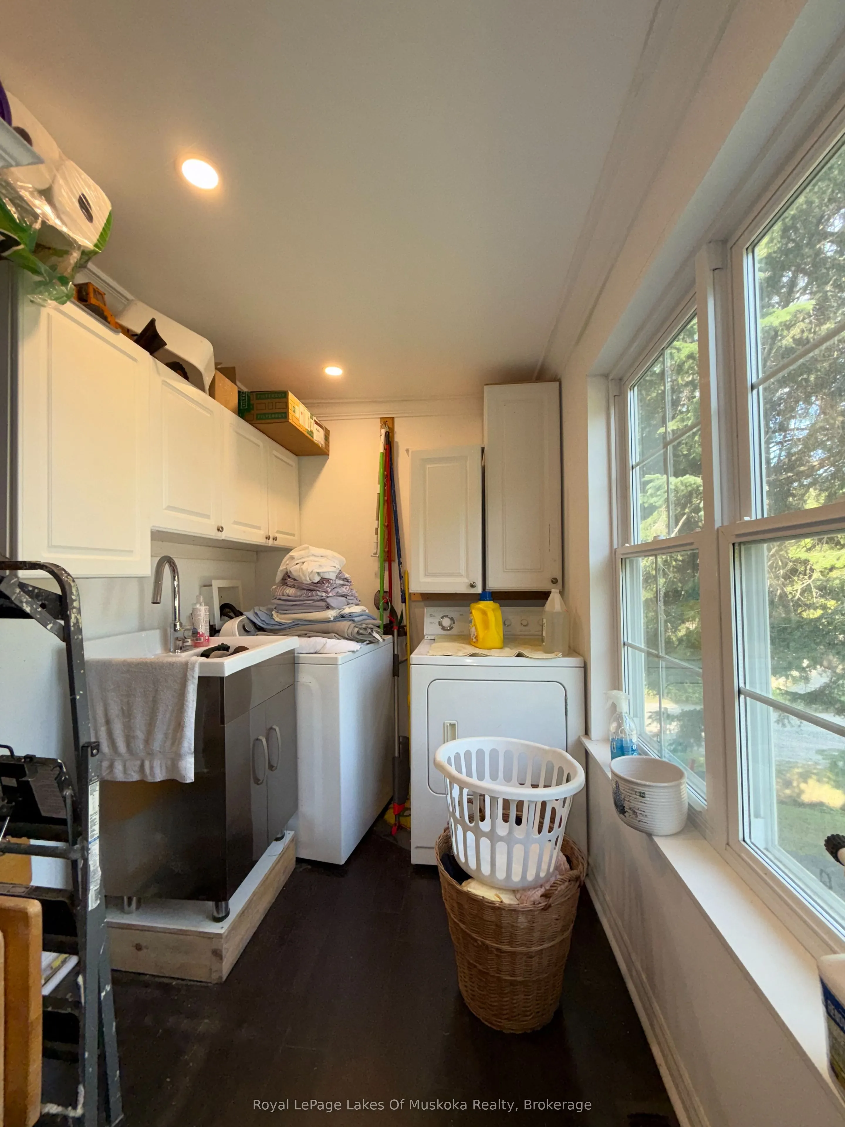 48 Kitchen Road S