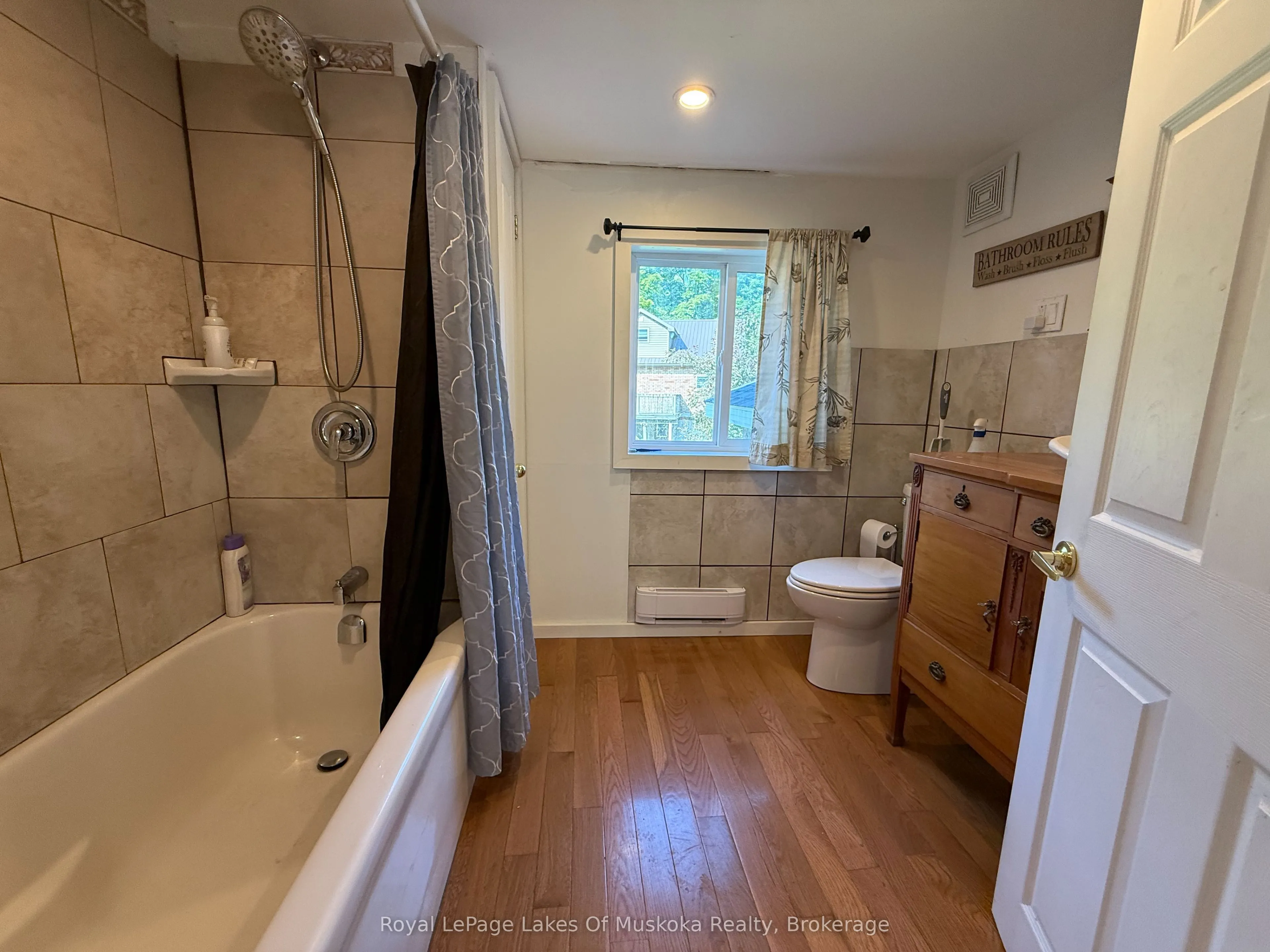 48 Kitchen Road S