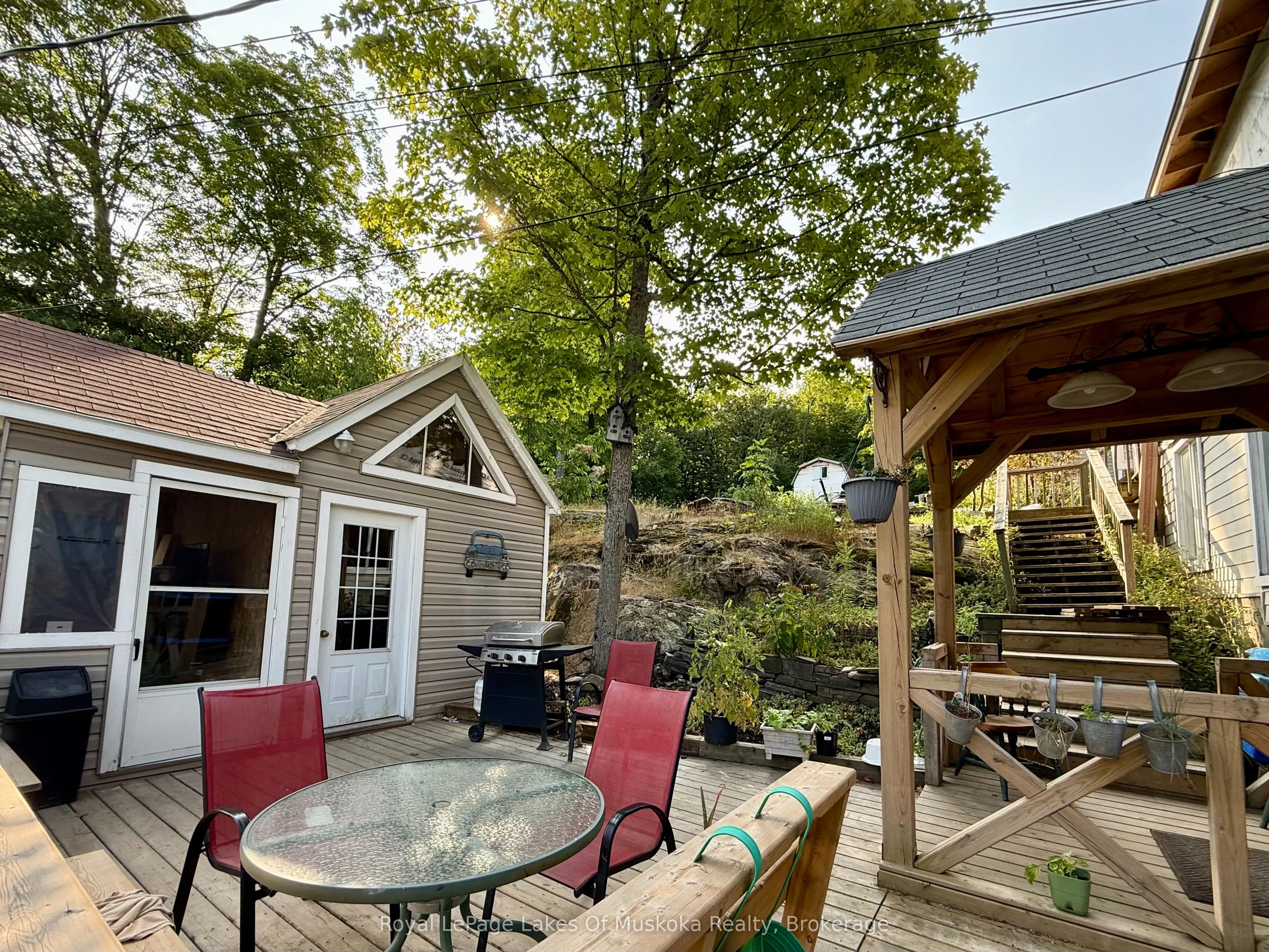 48 Kitchen Road S