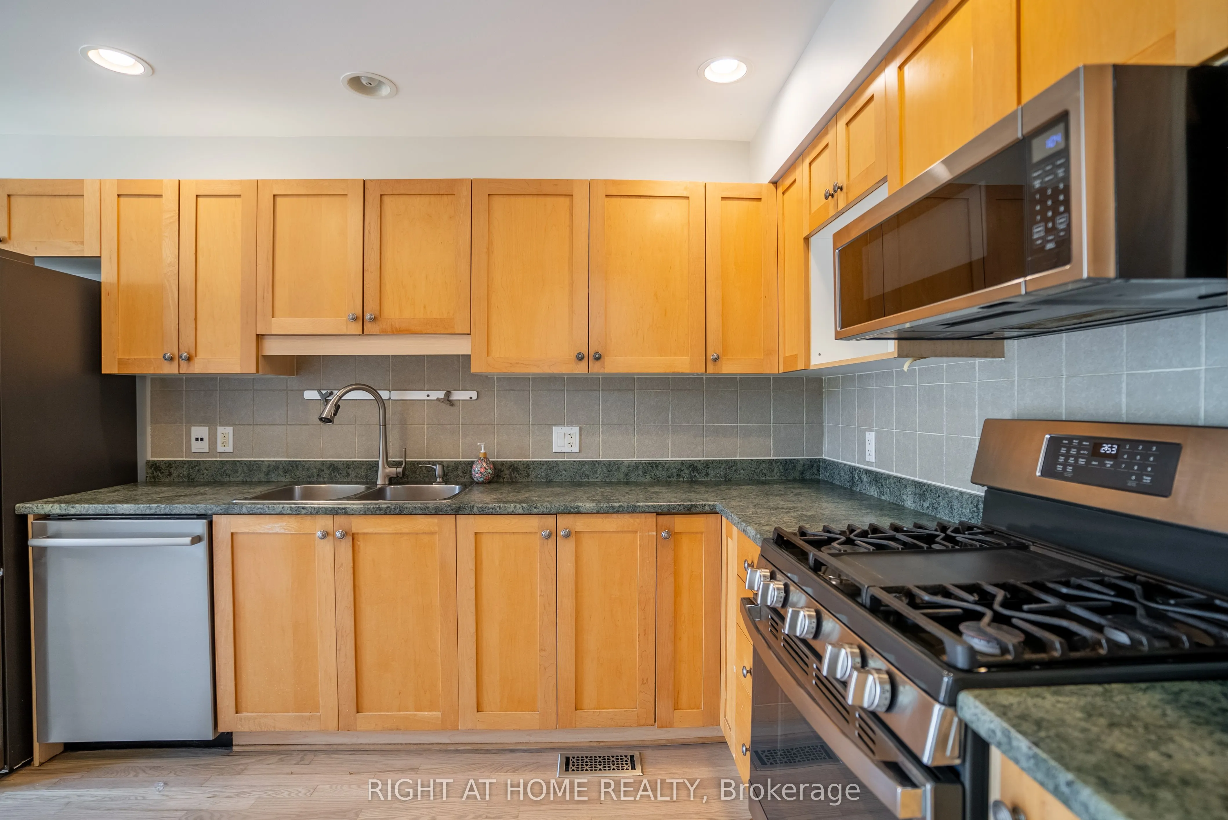 35 BELLROCK Drive