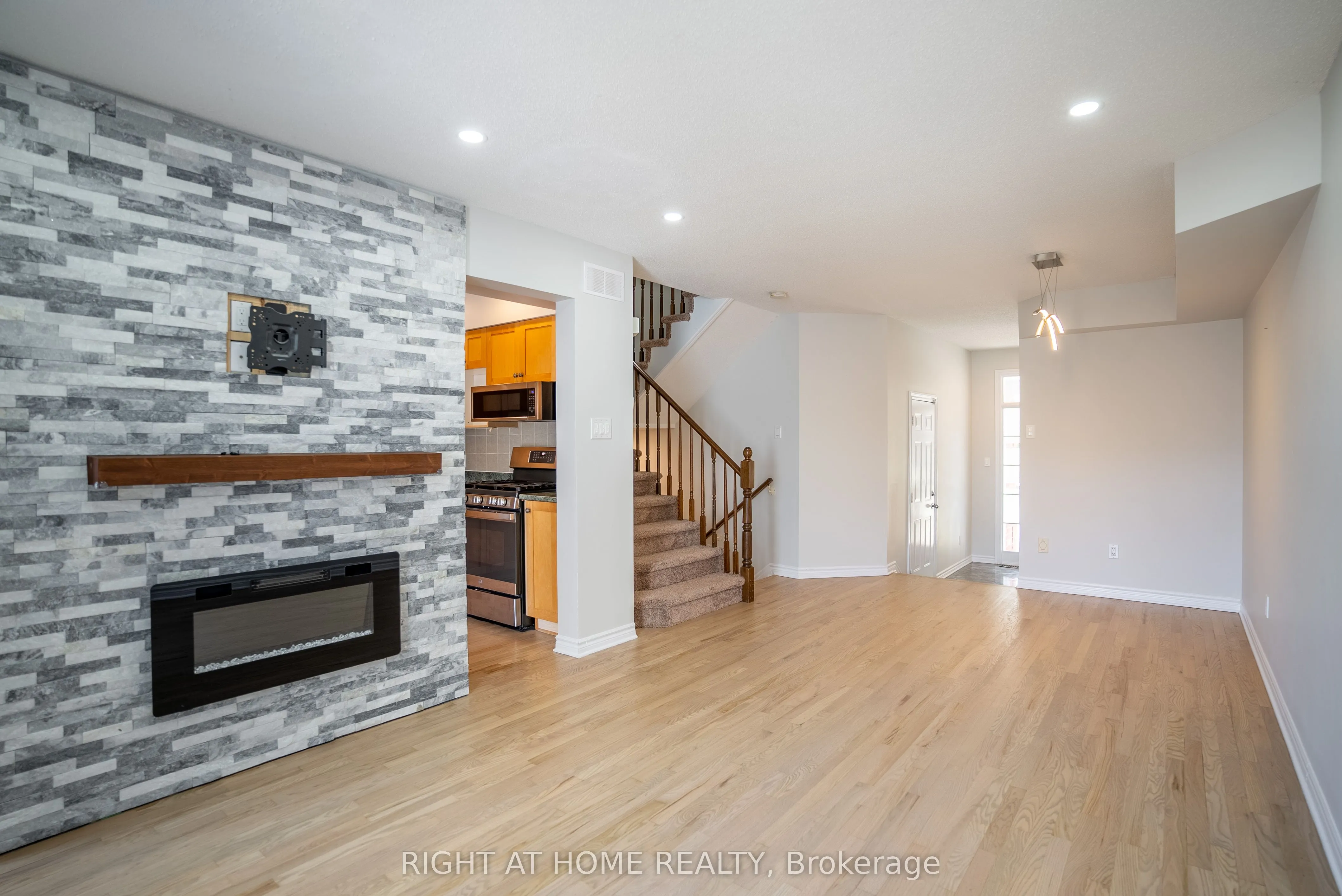 35 BELLROCK Drive