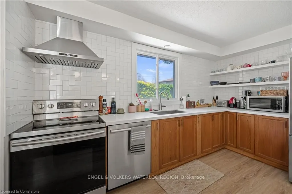 113 Martinglen Crescent