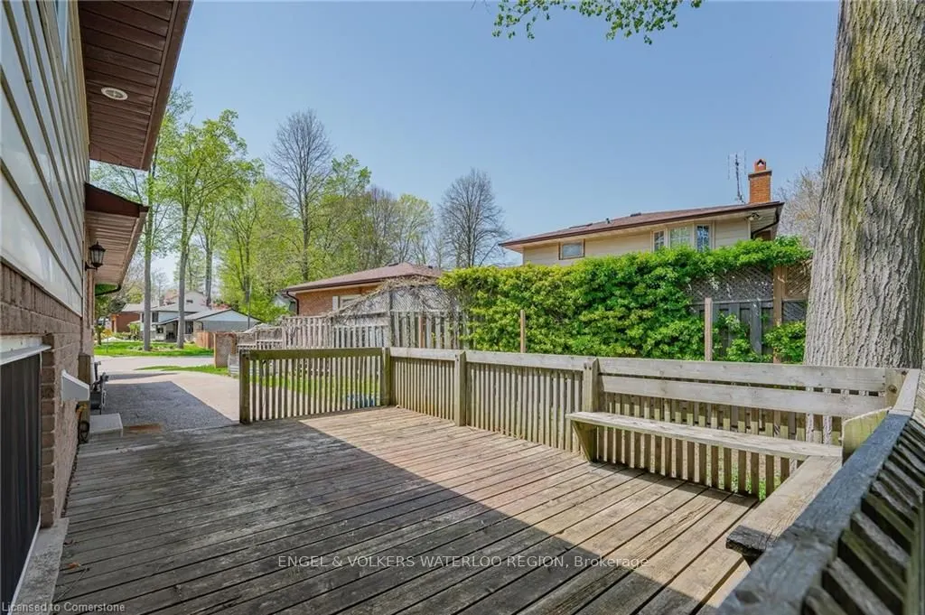 113 Martinglen Crescent