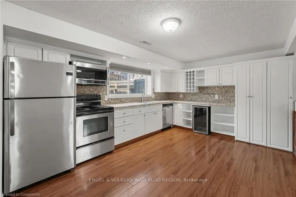 113 Martinglen Crescent