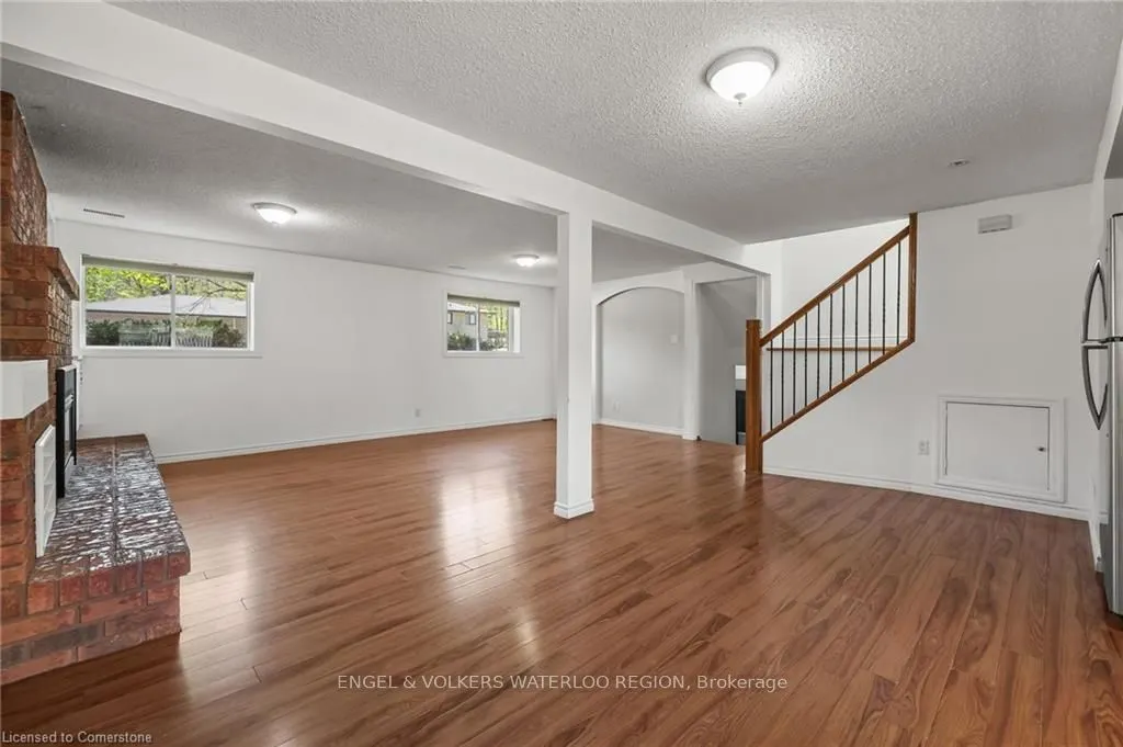 113 Martinglen Crescent