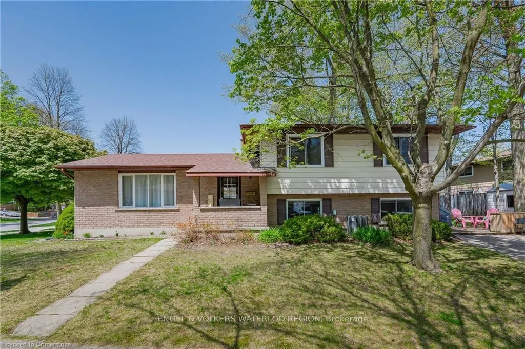 113 Martinglen Crescent