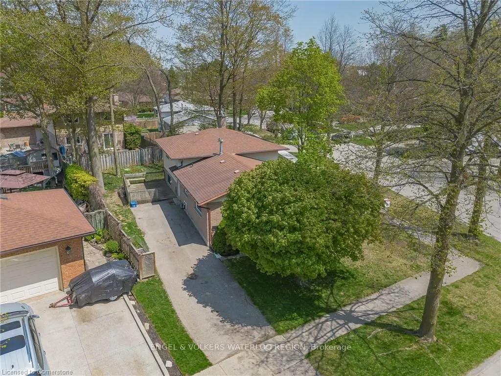 113 Martinglen Crescent