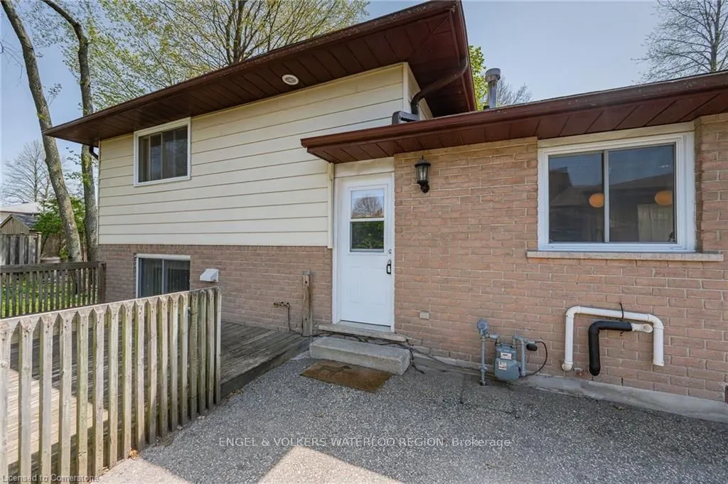 113 Martinglen Crescent