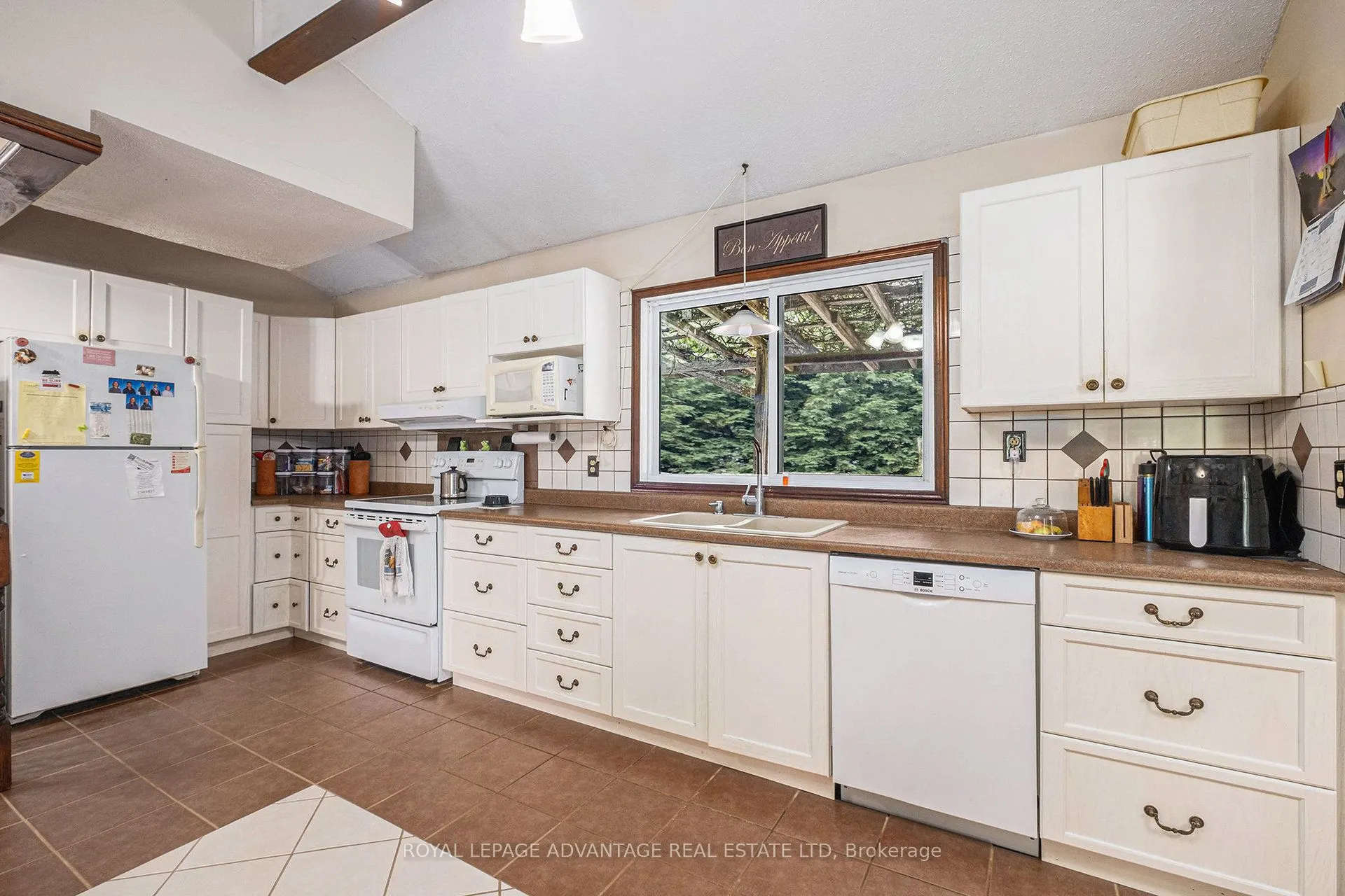 77 Golf Club Road