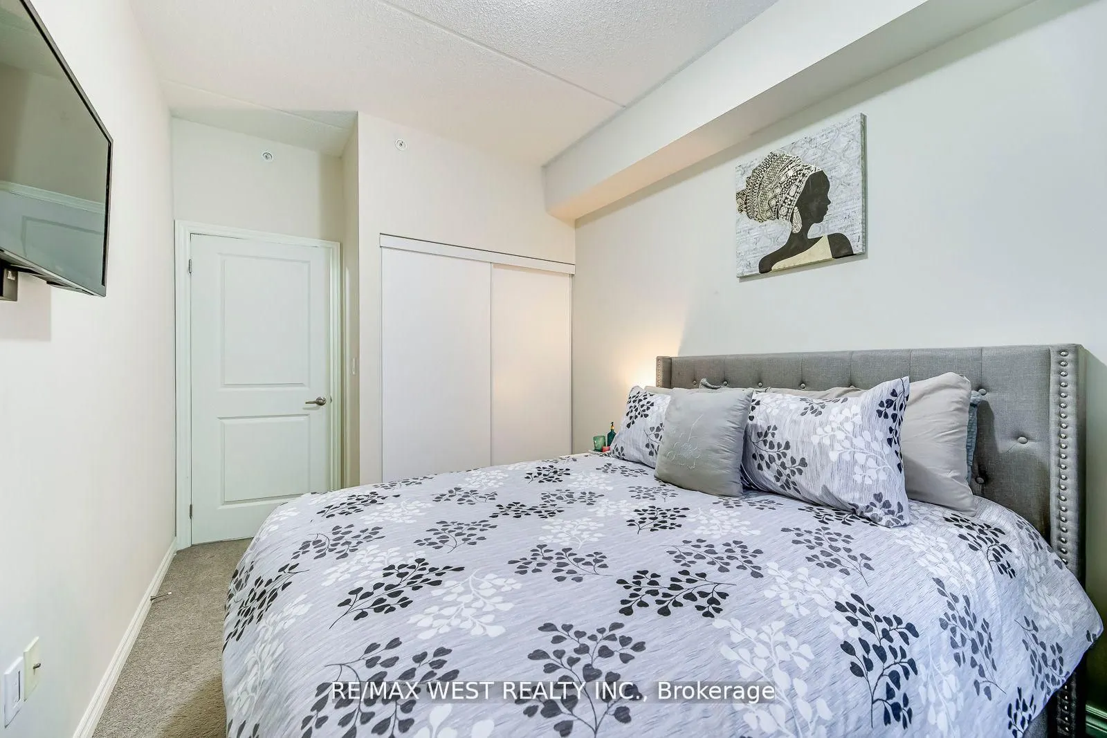 1077 Gordon Street N, #117