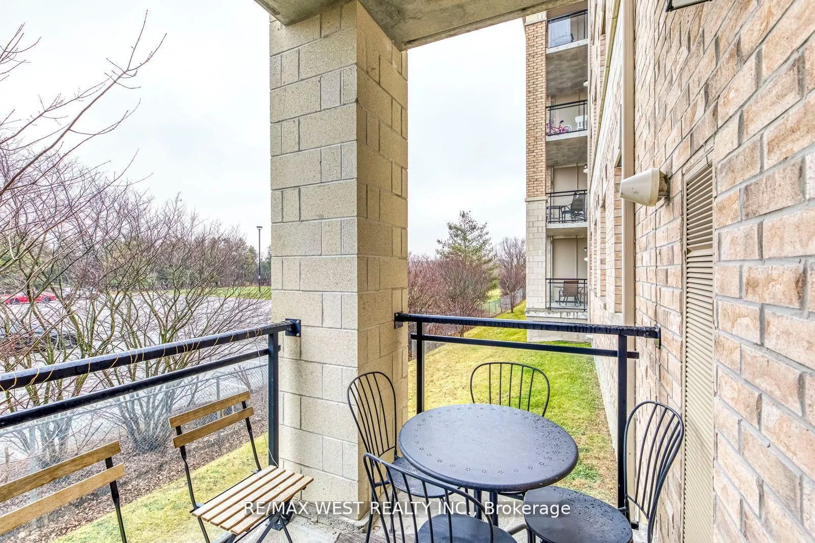 1077 Gordon Street N, #117