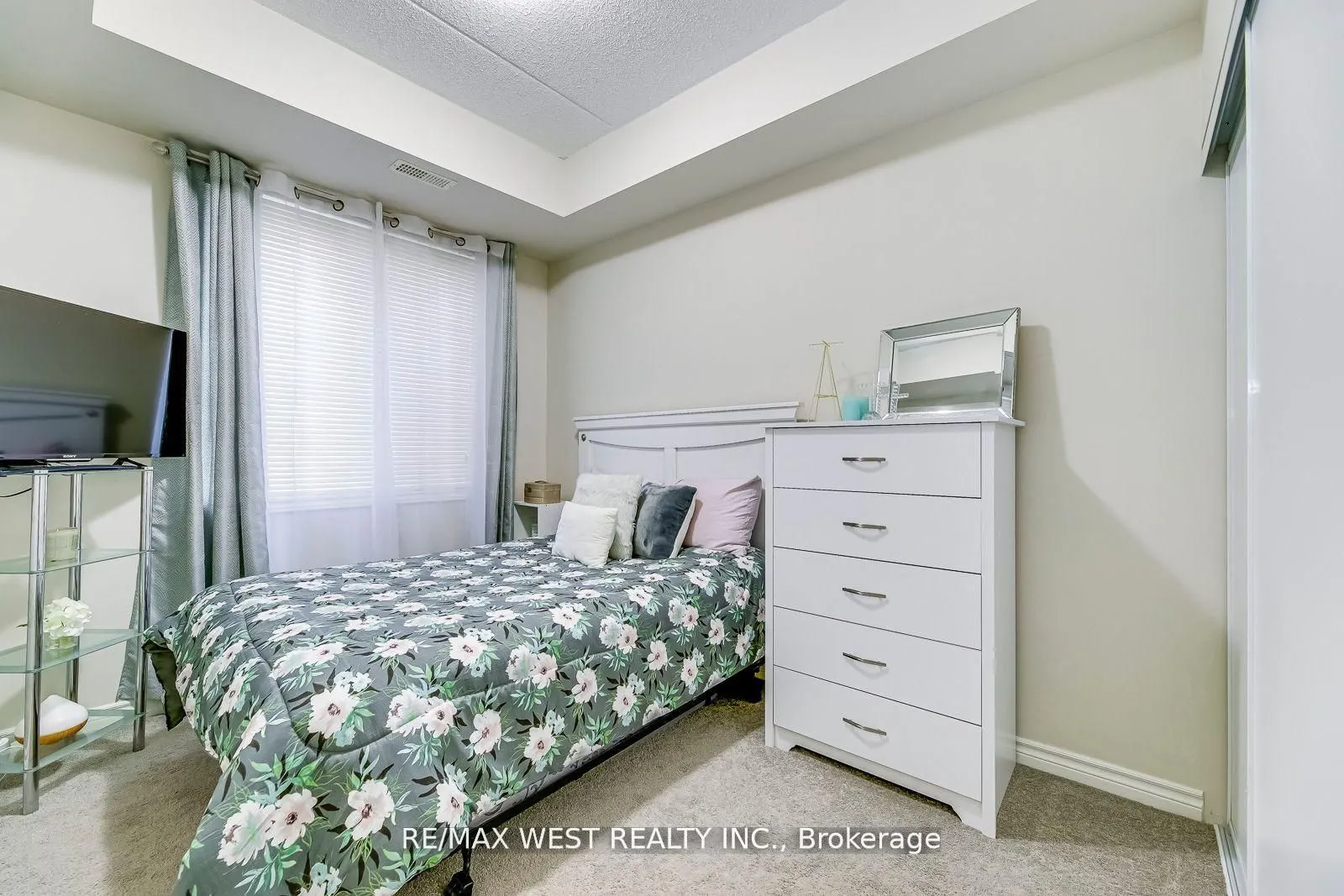 1077 Gordon Street N, #117