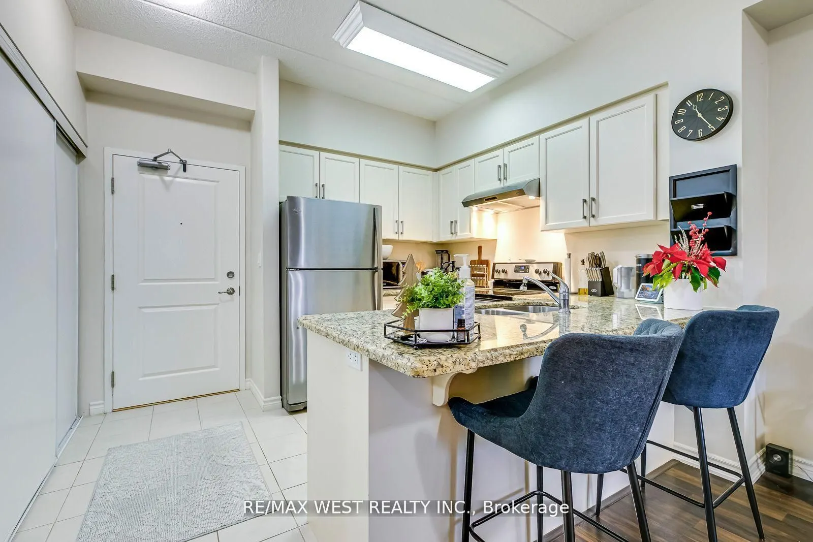 1077 Gordon Street N, #117