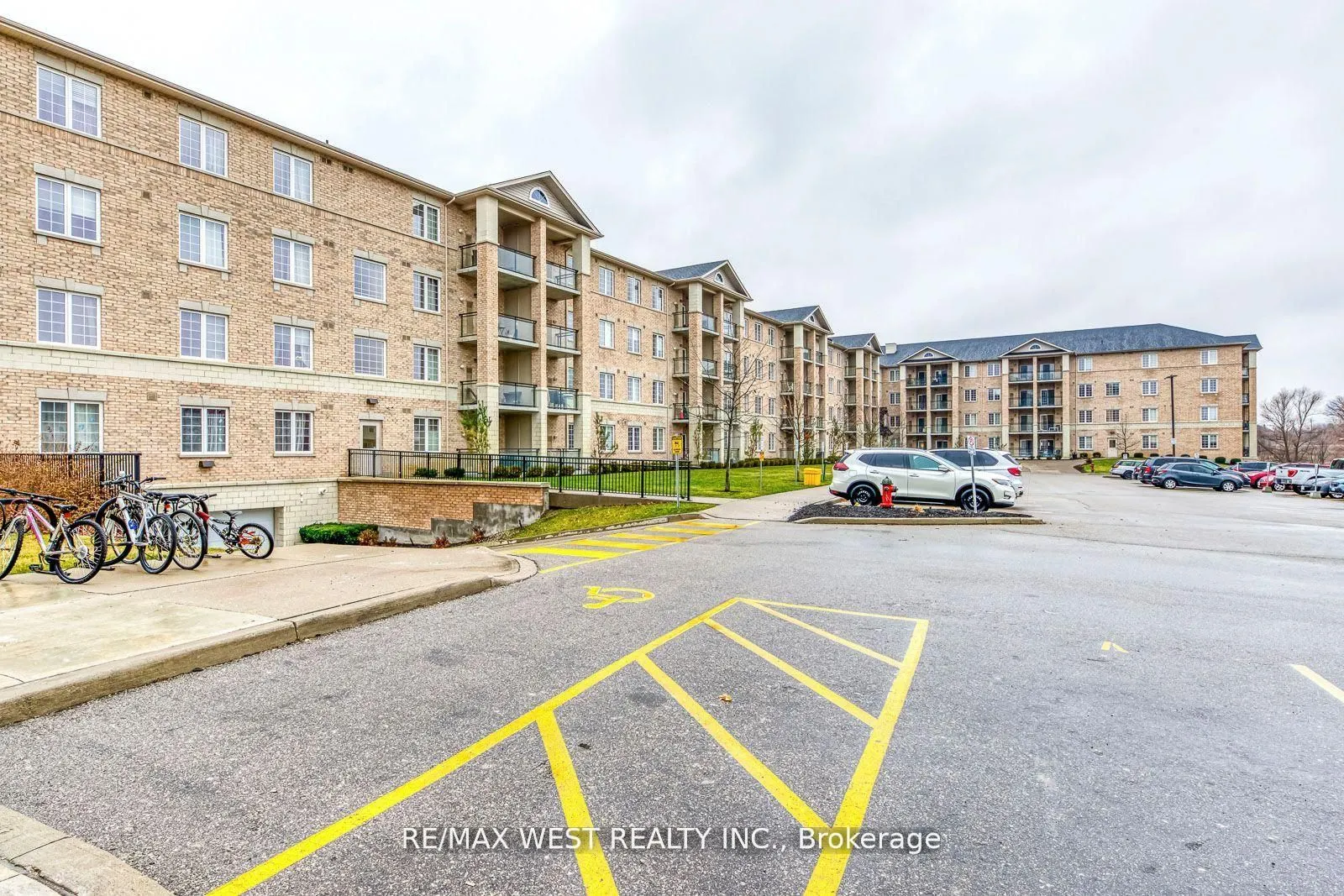 1077 Gordon Street N, #117