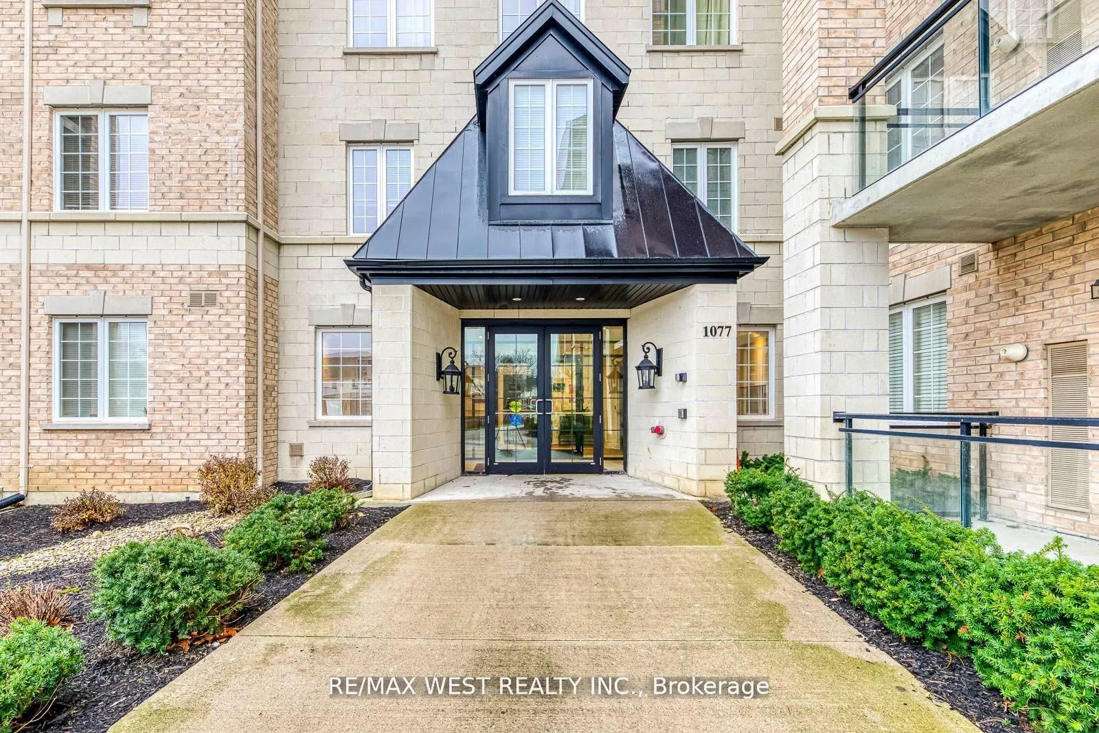 1077 Gordon Street N, #117