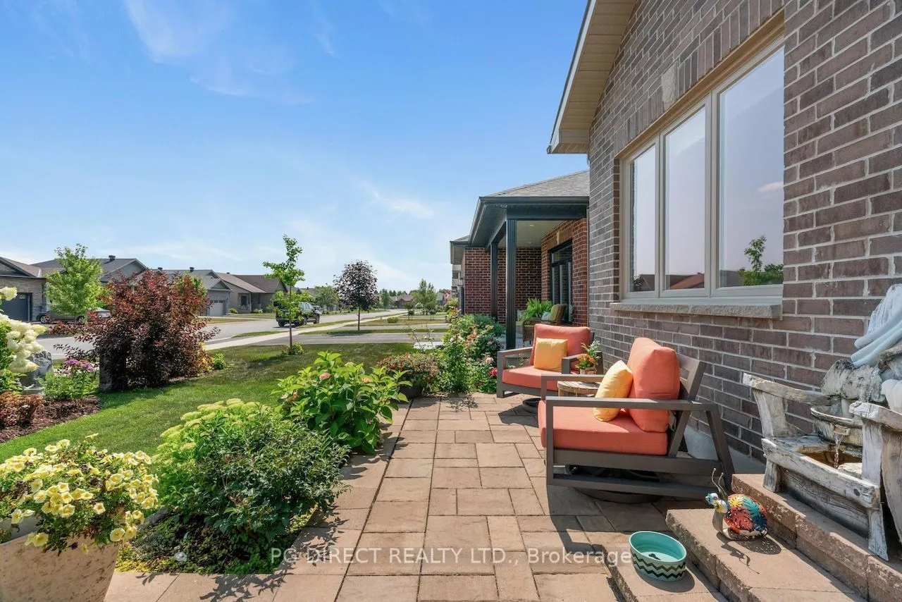 34 Senators Gate Drive