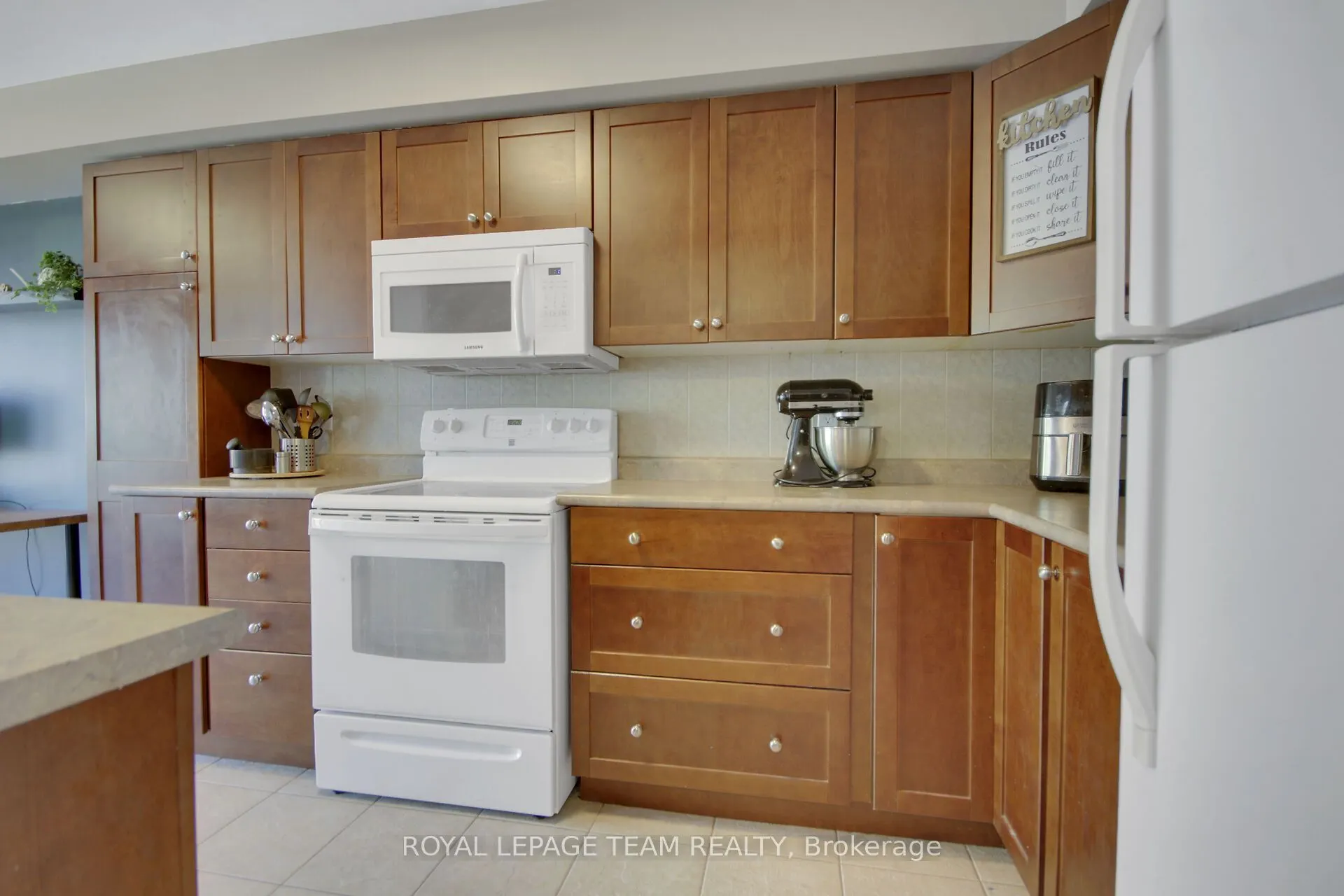 123 Talltree Crescent