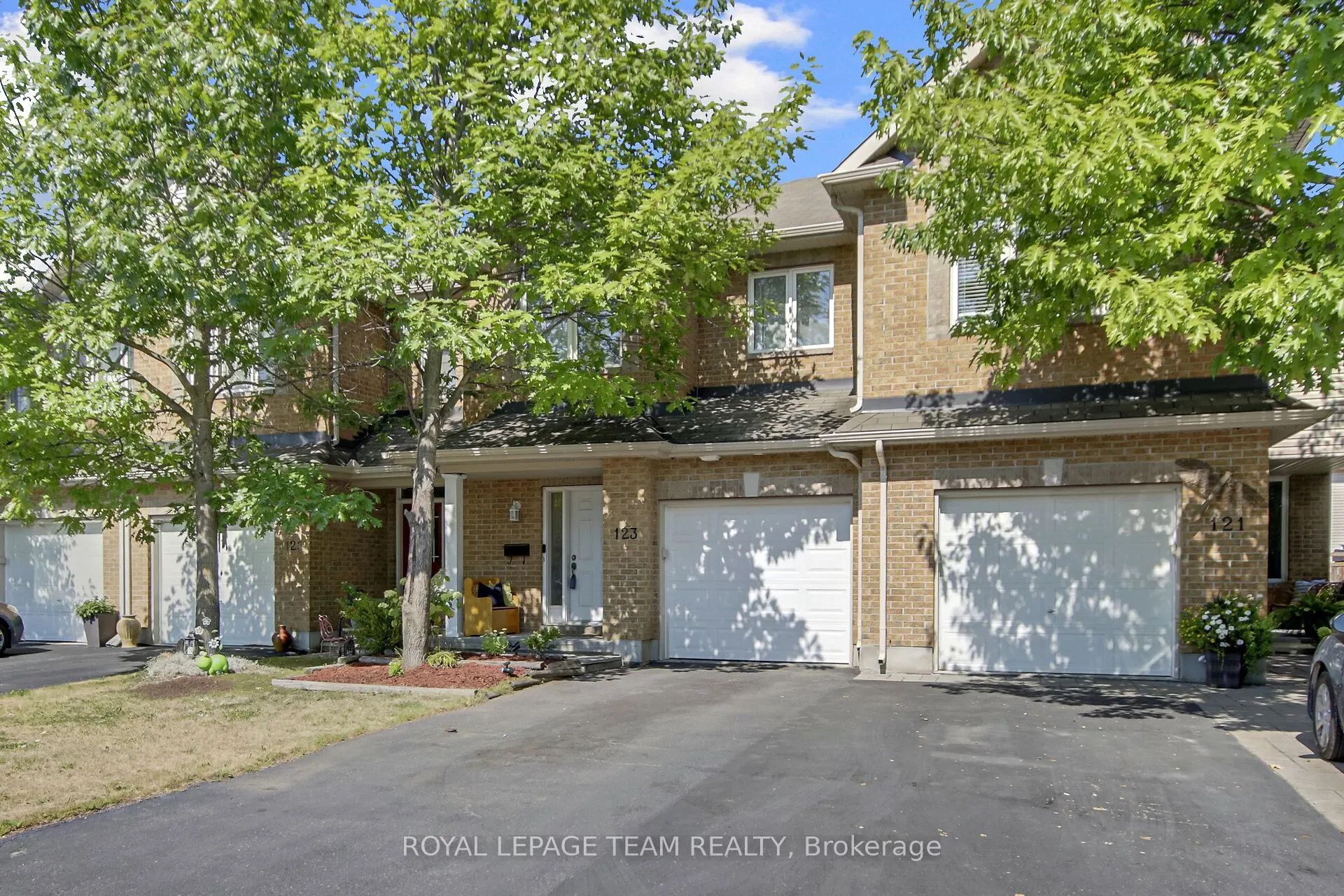 123 Talltree Crescent
