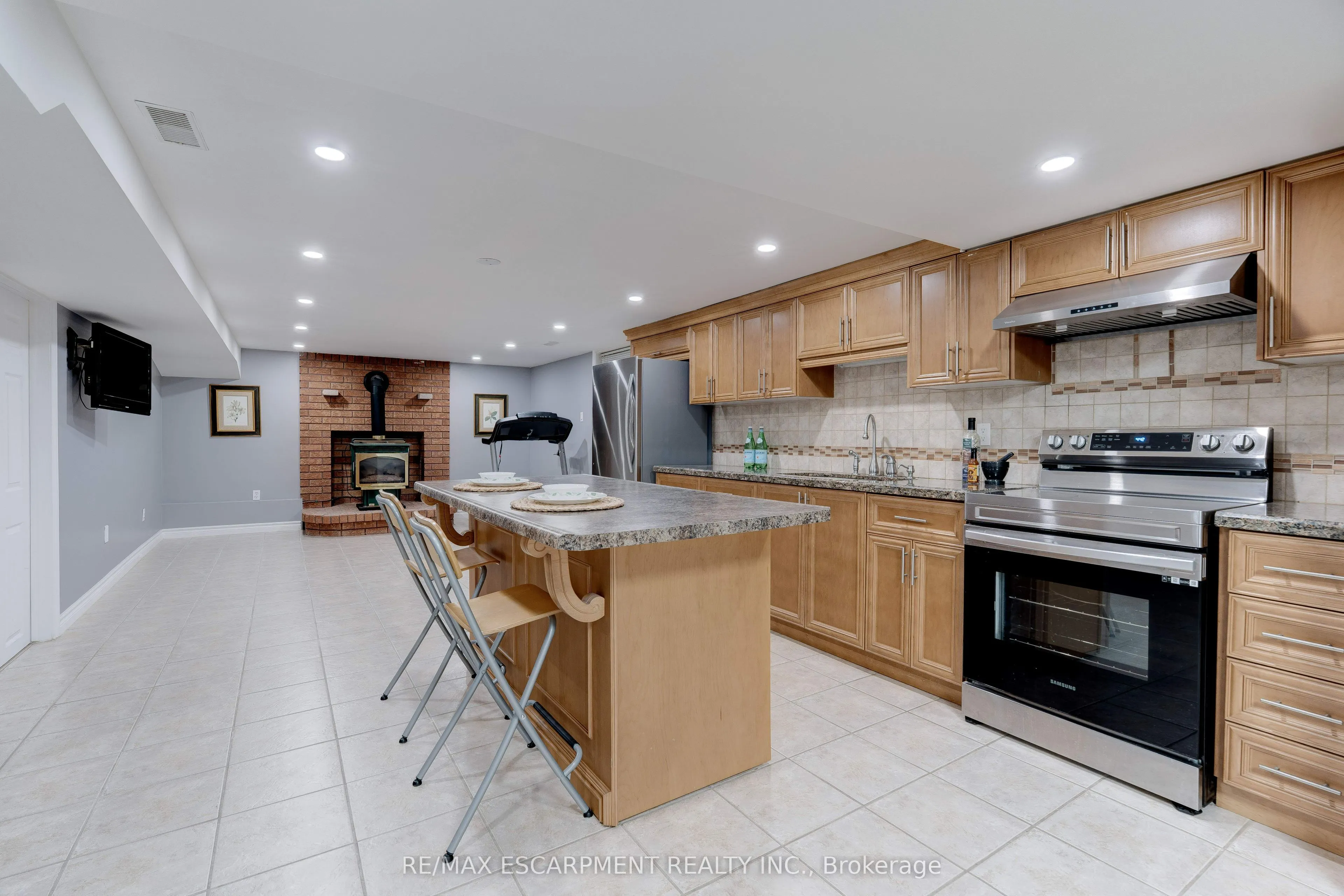 6 Embassy Drive