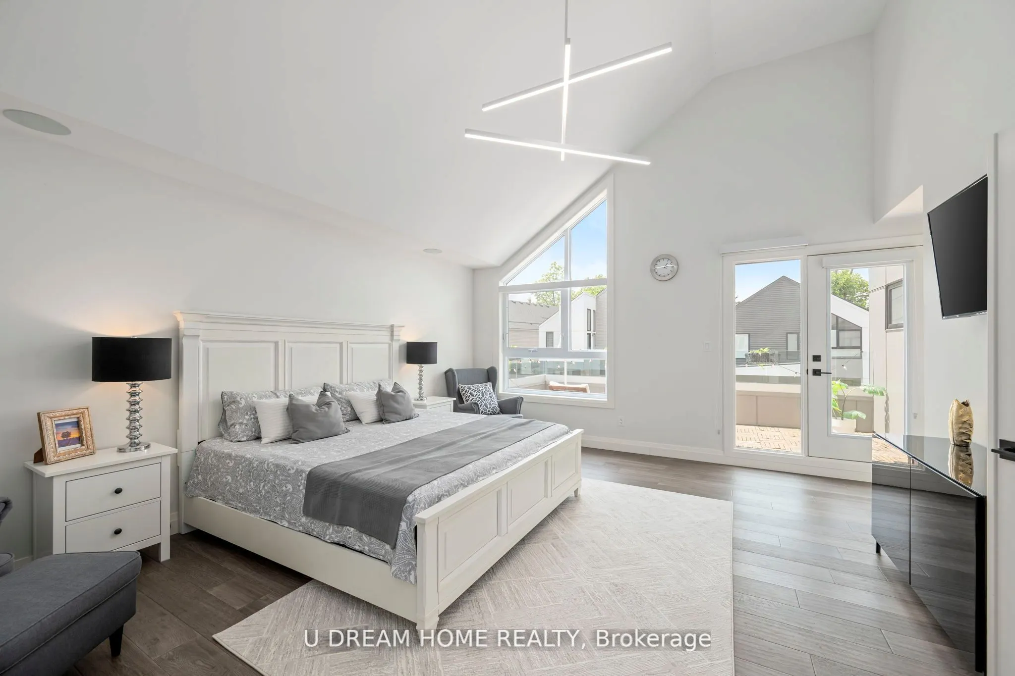 1195 RIVERSIDE Drive, #12