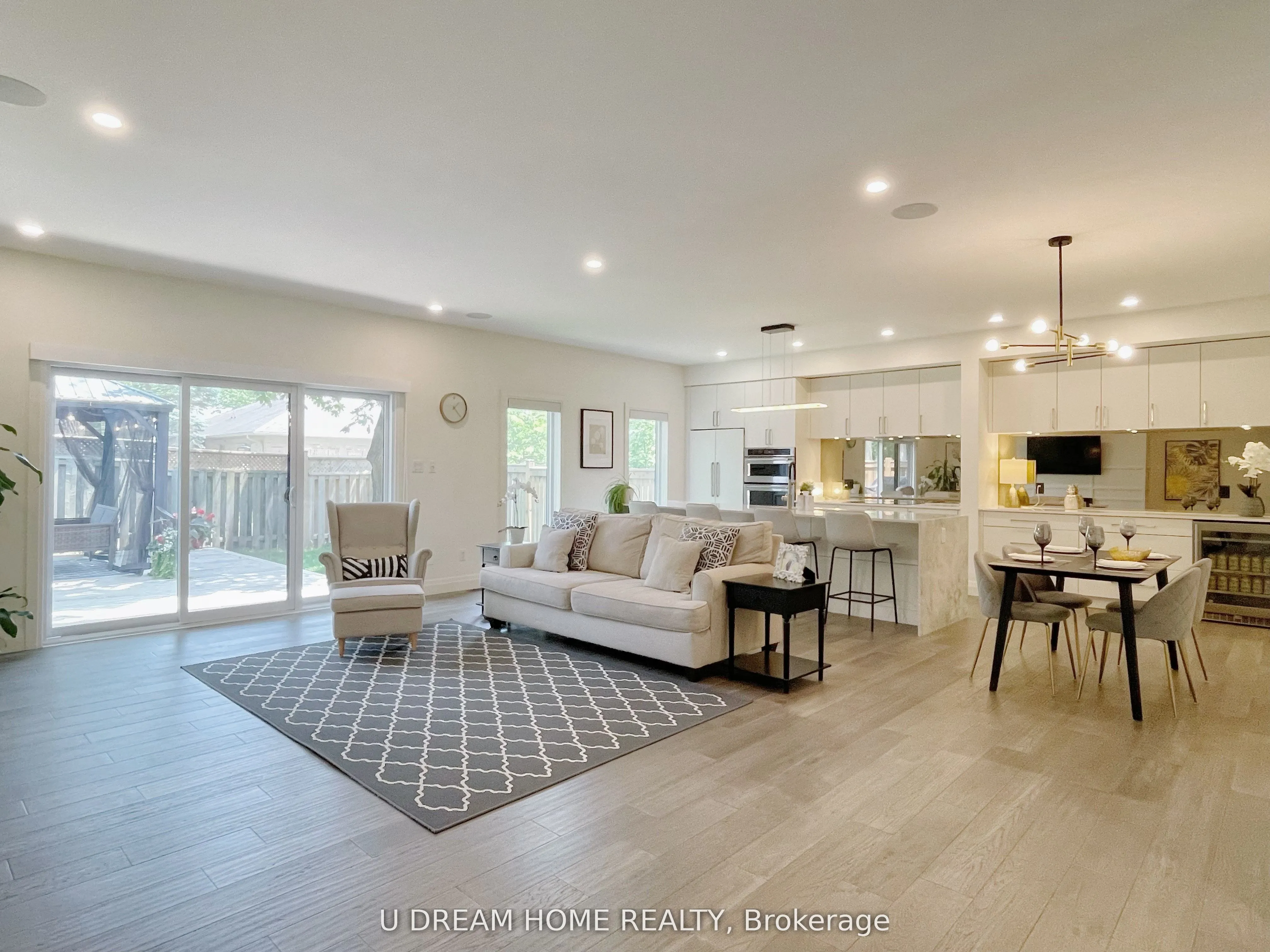 1195 RIVERSIDE Drive, #12